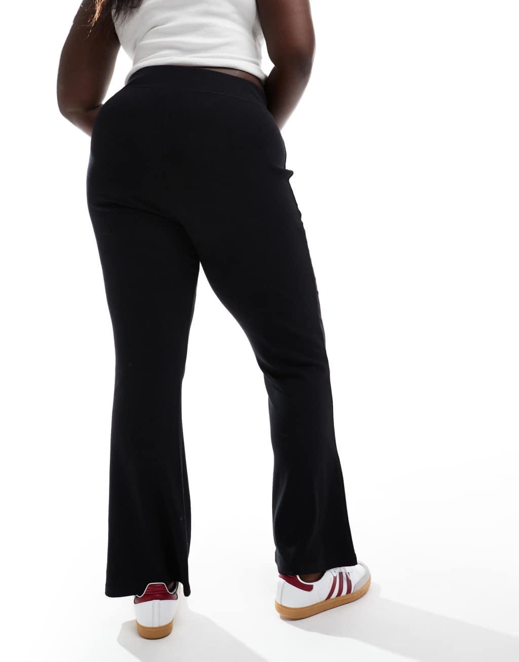 Yours flared yoga pants in black Product Image