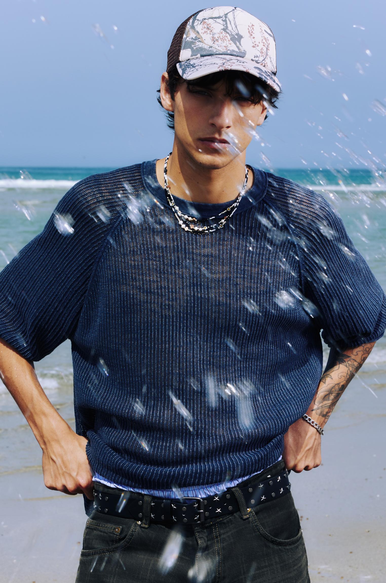 Short sleeve knit T-shirt Product Image