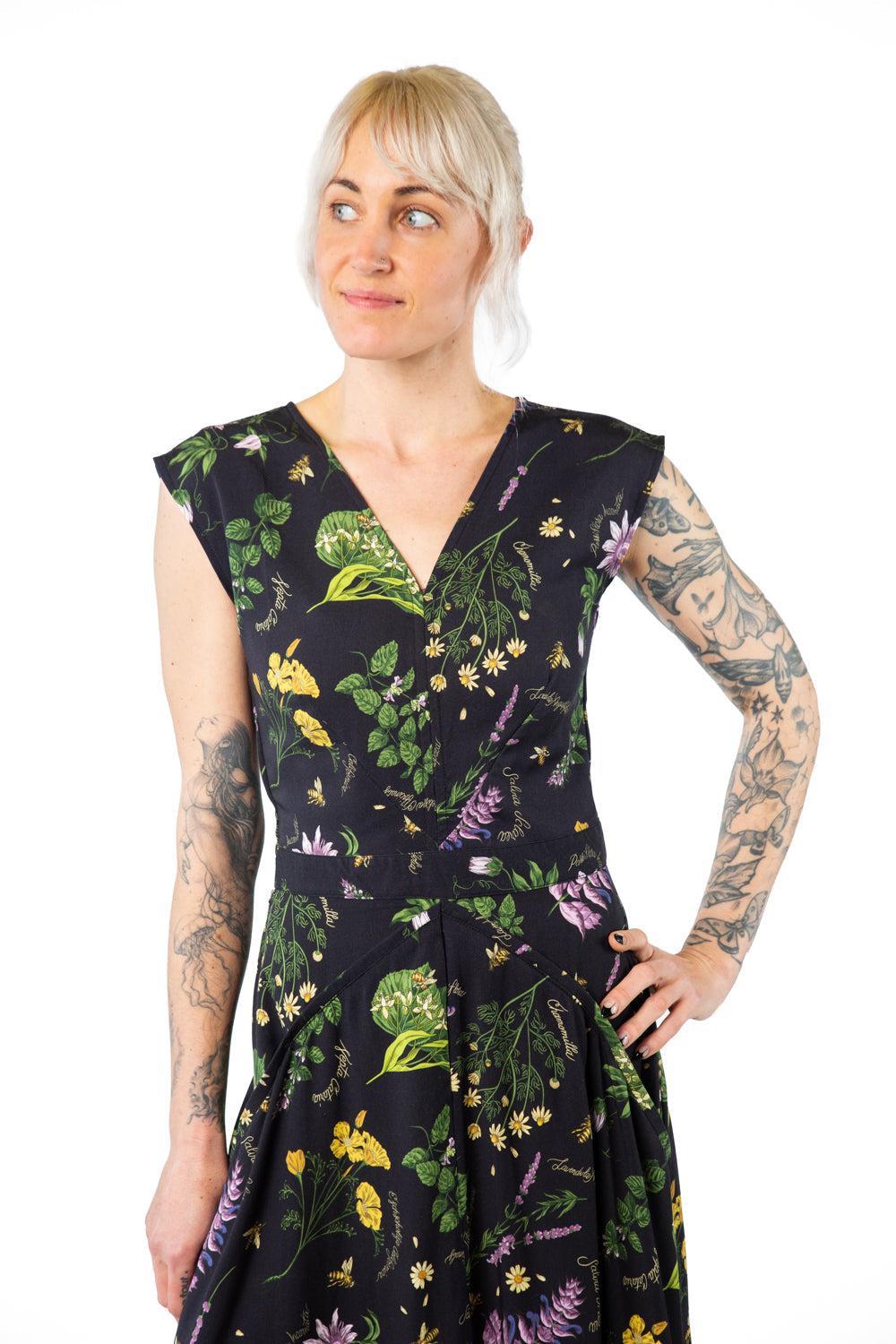 Xena Dress in Ecovero Nervine Product Image