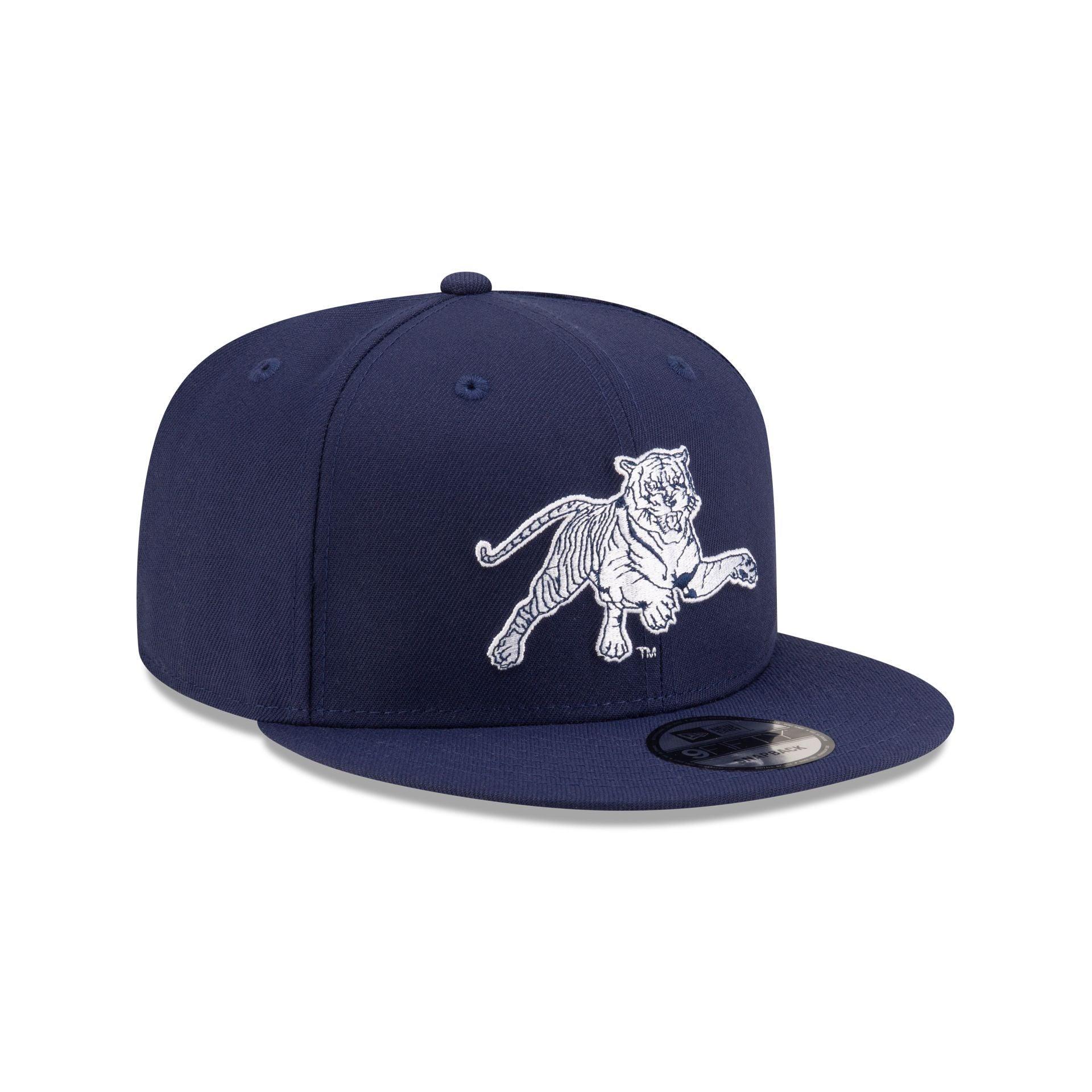 Rayados Retro Pinstripe 59FIFTY Fitted Hat Male Product Image
