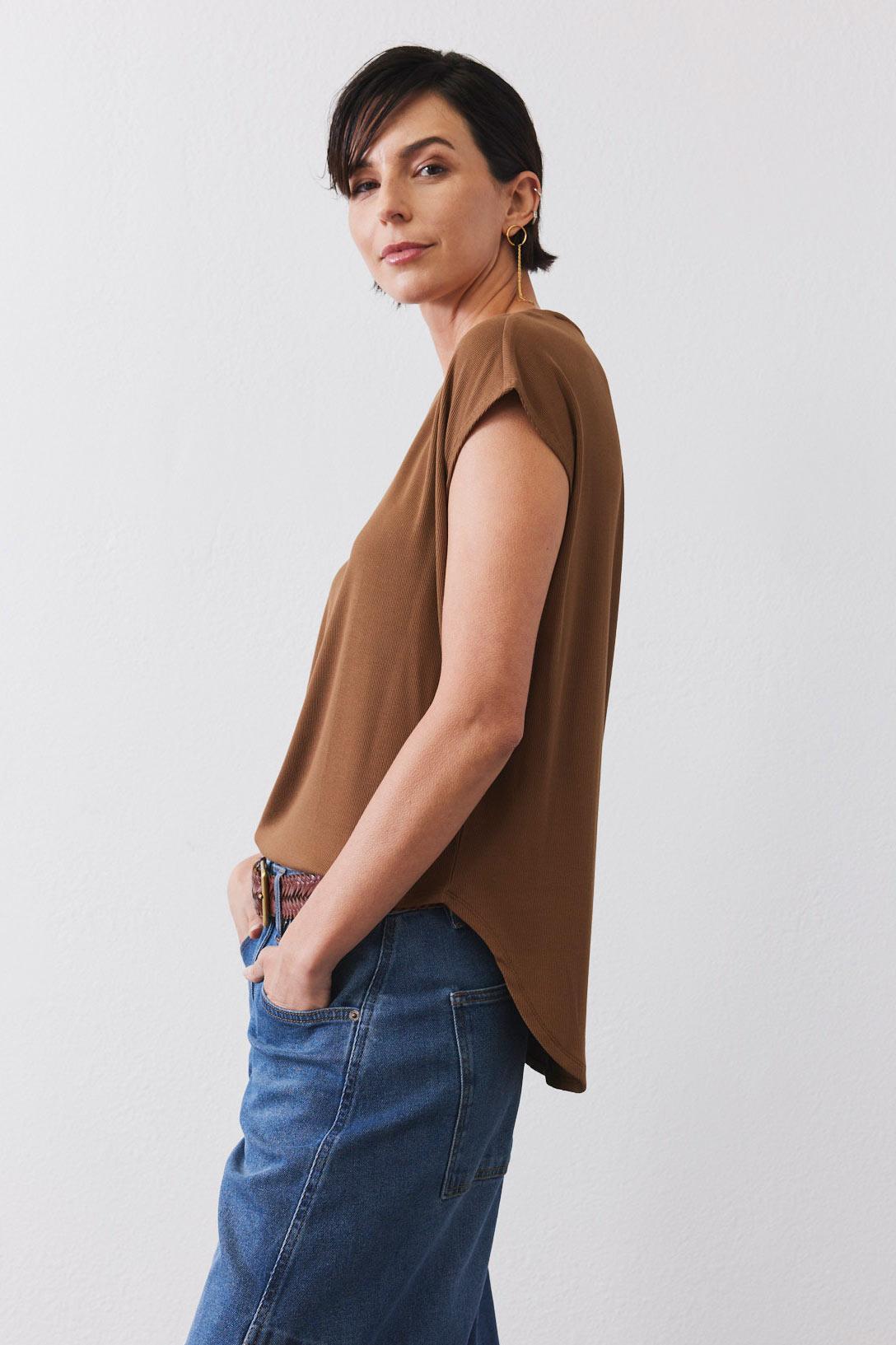 The Ribbed Tuck-In Tee Product Image