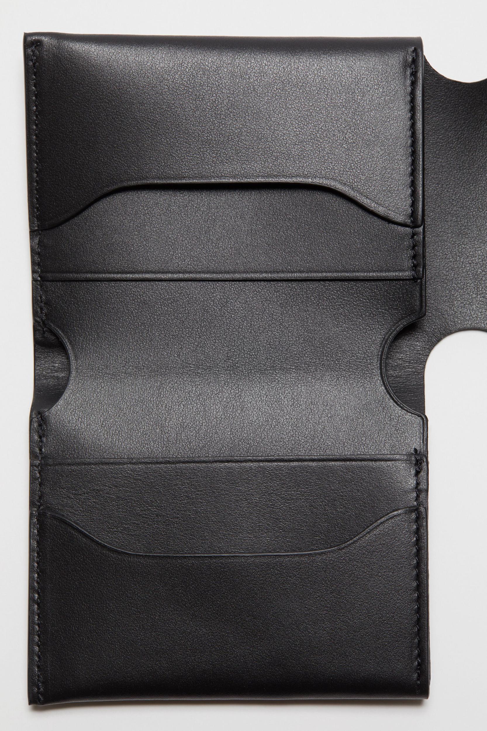Leather trifold wallet Product Image
