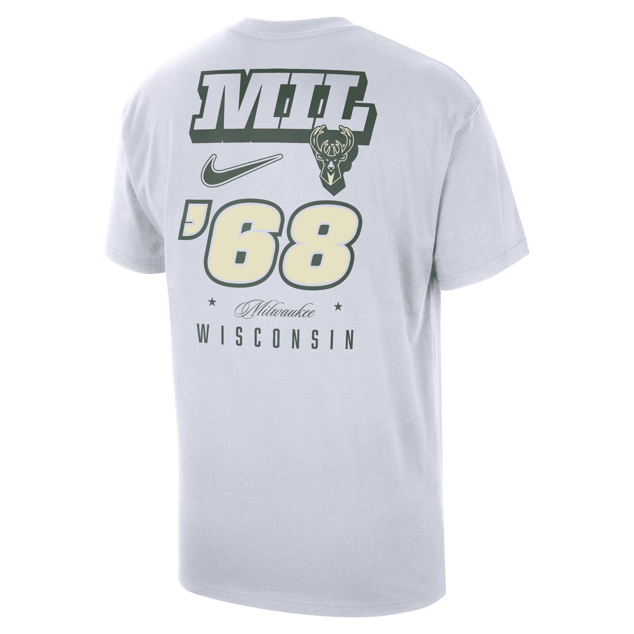 Milwaukee Bucks Courtside Men's Nike NBA T-Shirt Product Image