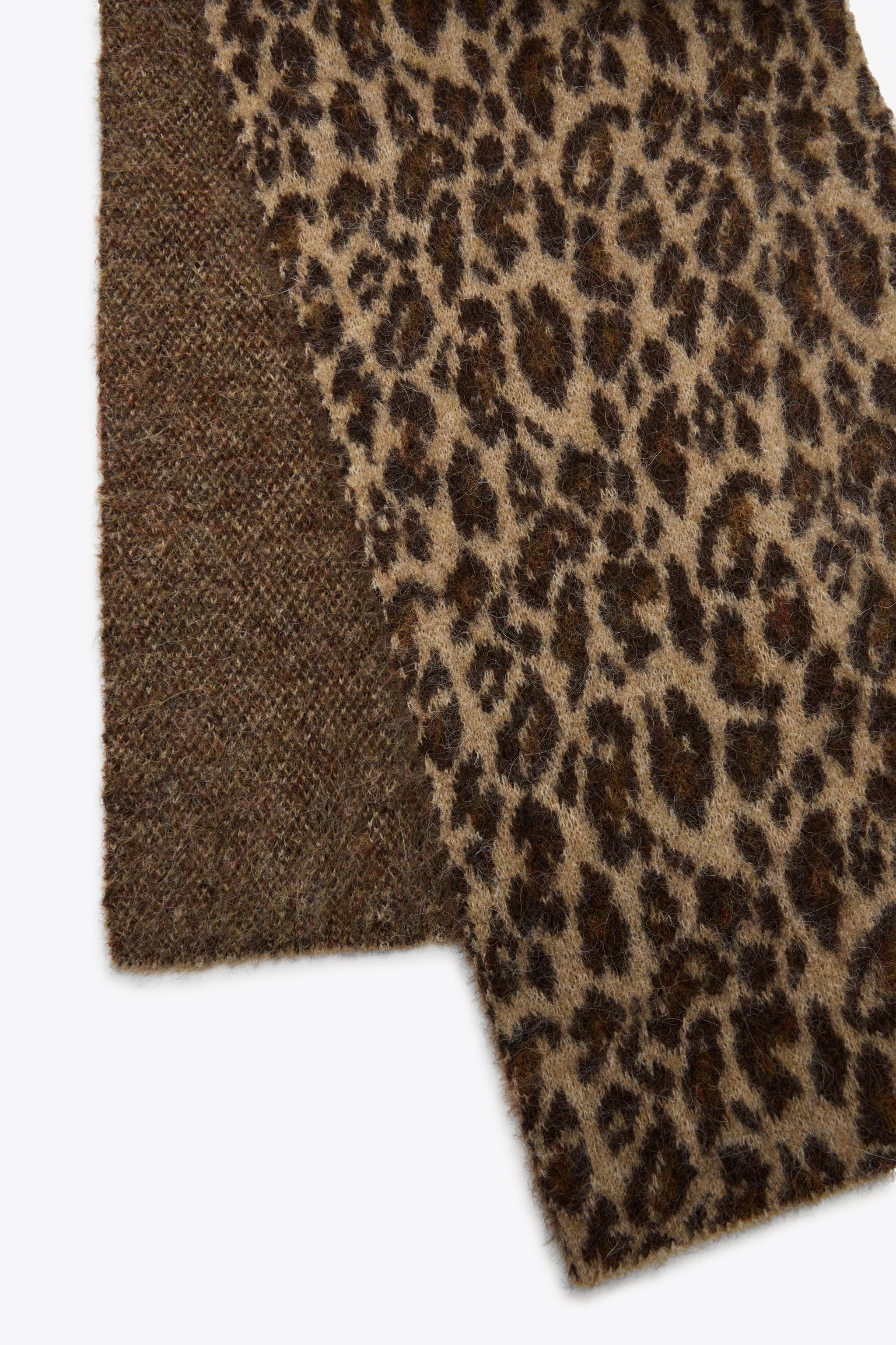 ANIMAL PRINT WOOL AND ALPACA BLEND SCARF Product Image