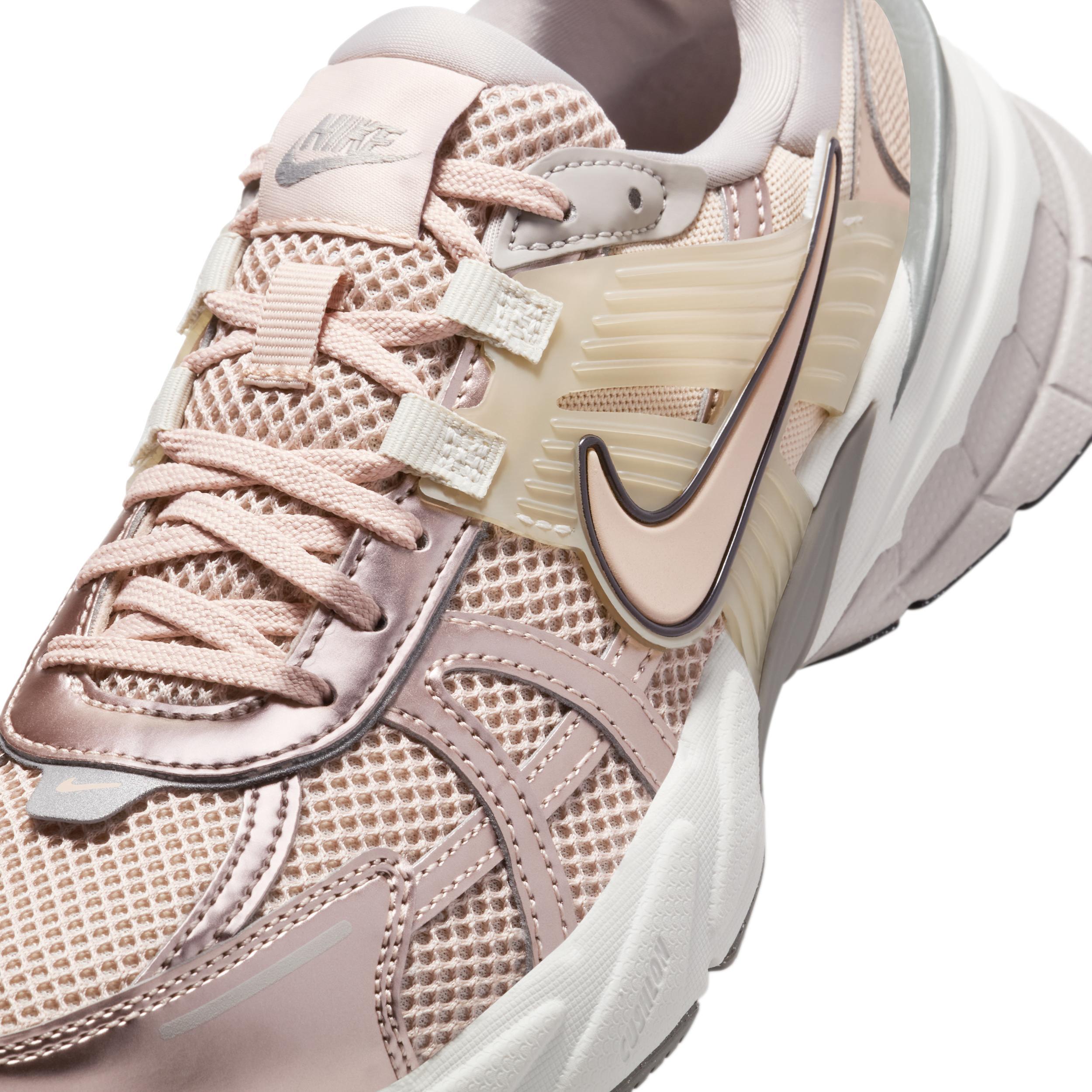 Nike Women's V2K Run Shoes Product Image