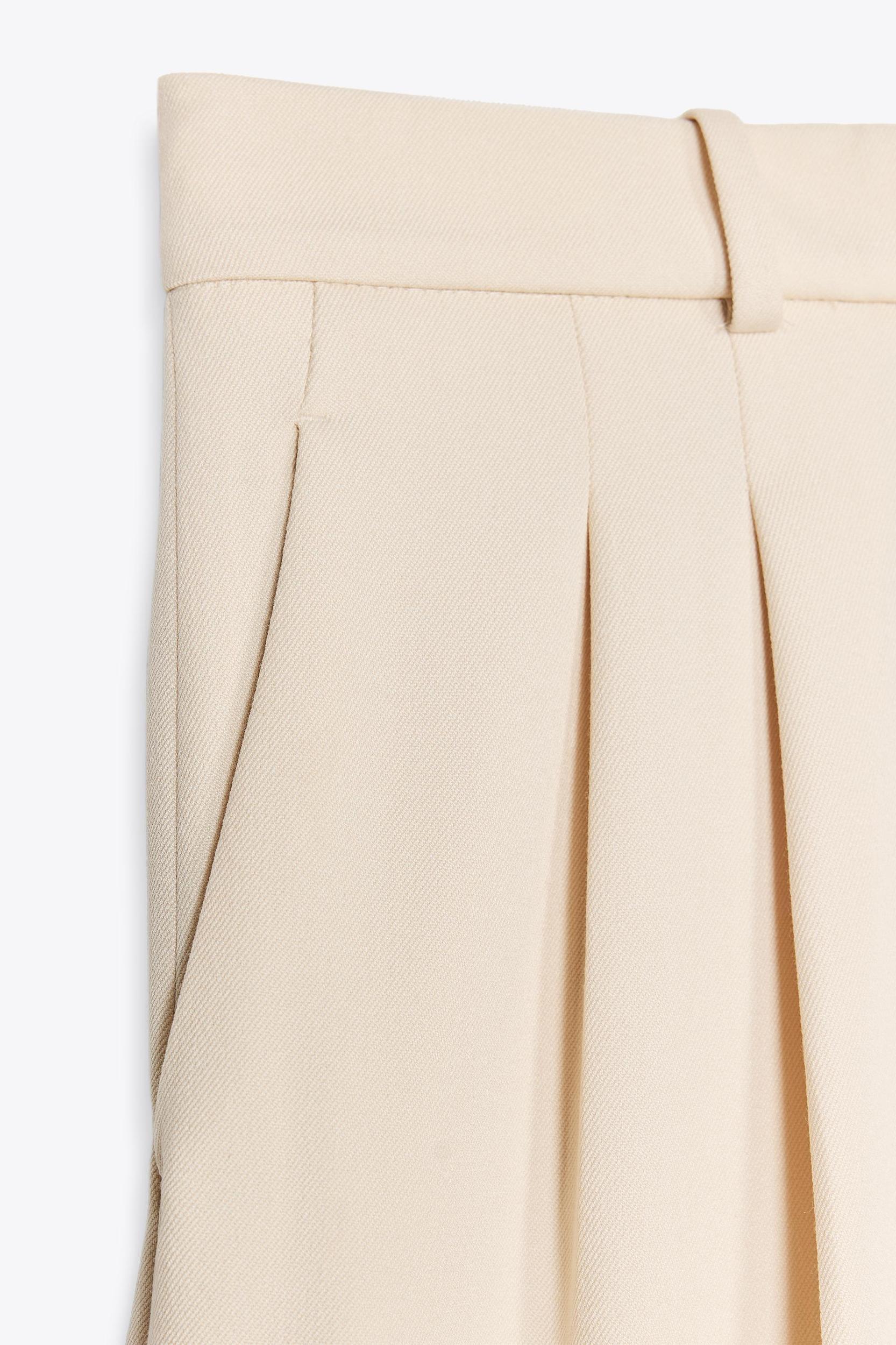 ZW COLLECTION PLEATED SHORTS Product Image