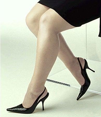 Hanes Silk Reflections Sheer Control Top Pantyhose, Enhanced Toe (Plus Size) Barely There 4-5P Womens Product Image