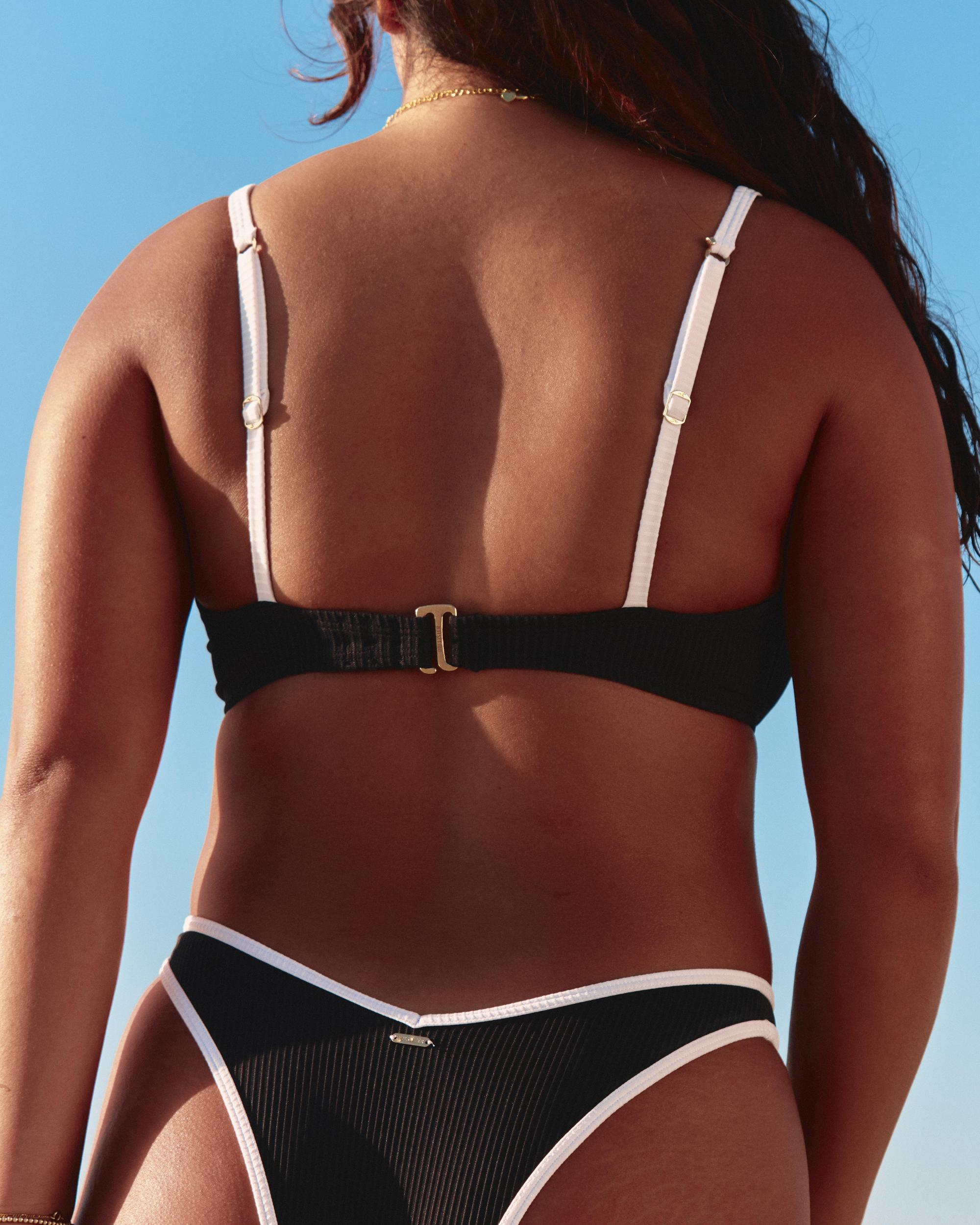 Curvy High Apex Ribbed Underwire Bikini Top Product Image
