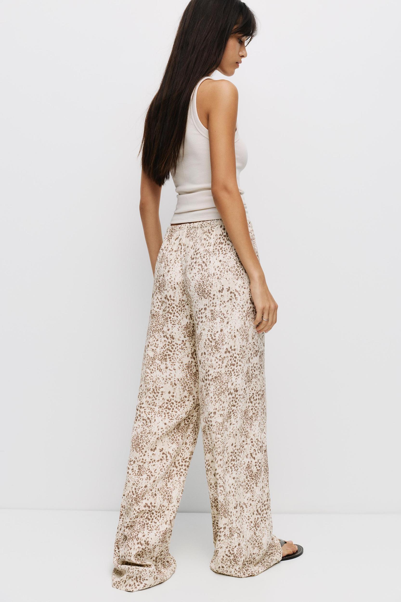 Flowing animal print pants Product Image