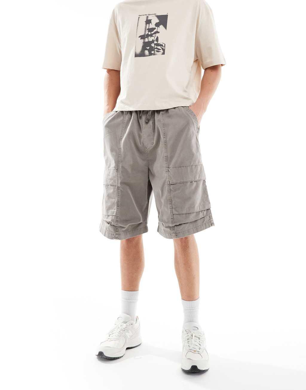 Pull&Bear wide leg washed cargo shorts in gray Product Image