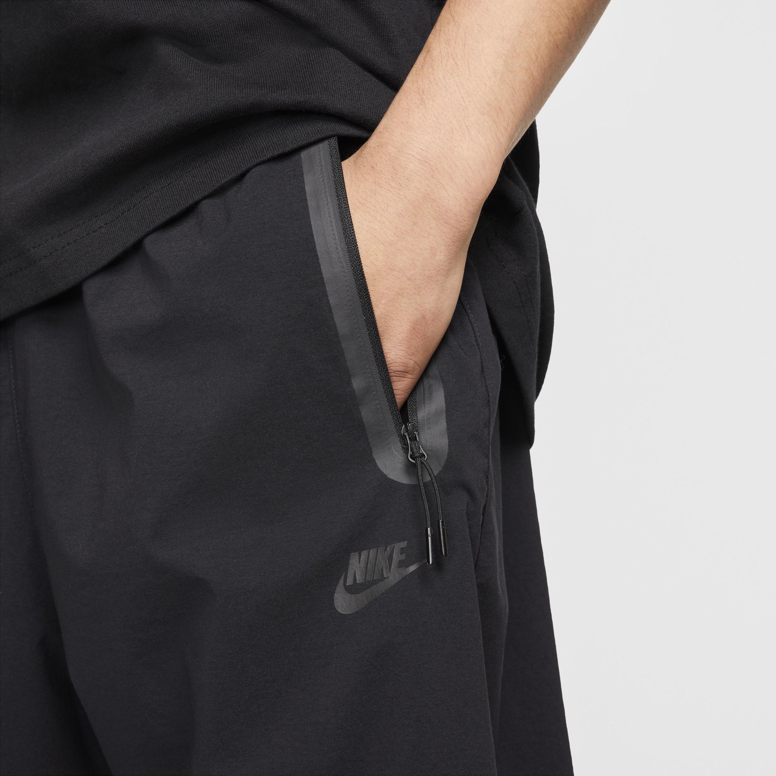 Nike Men's Tech Woven Oversized Pants Product Image