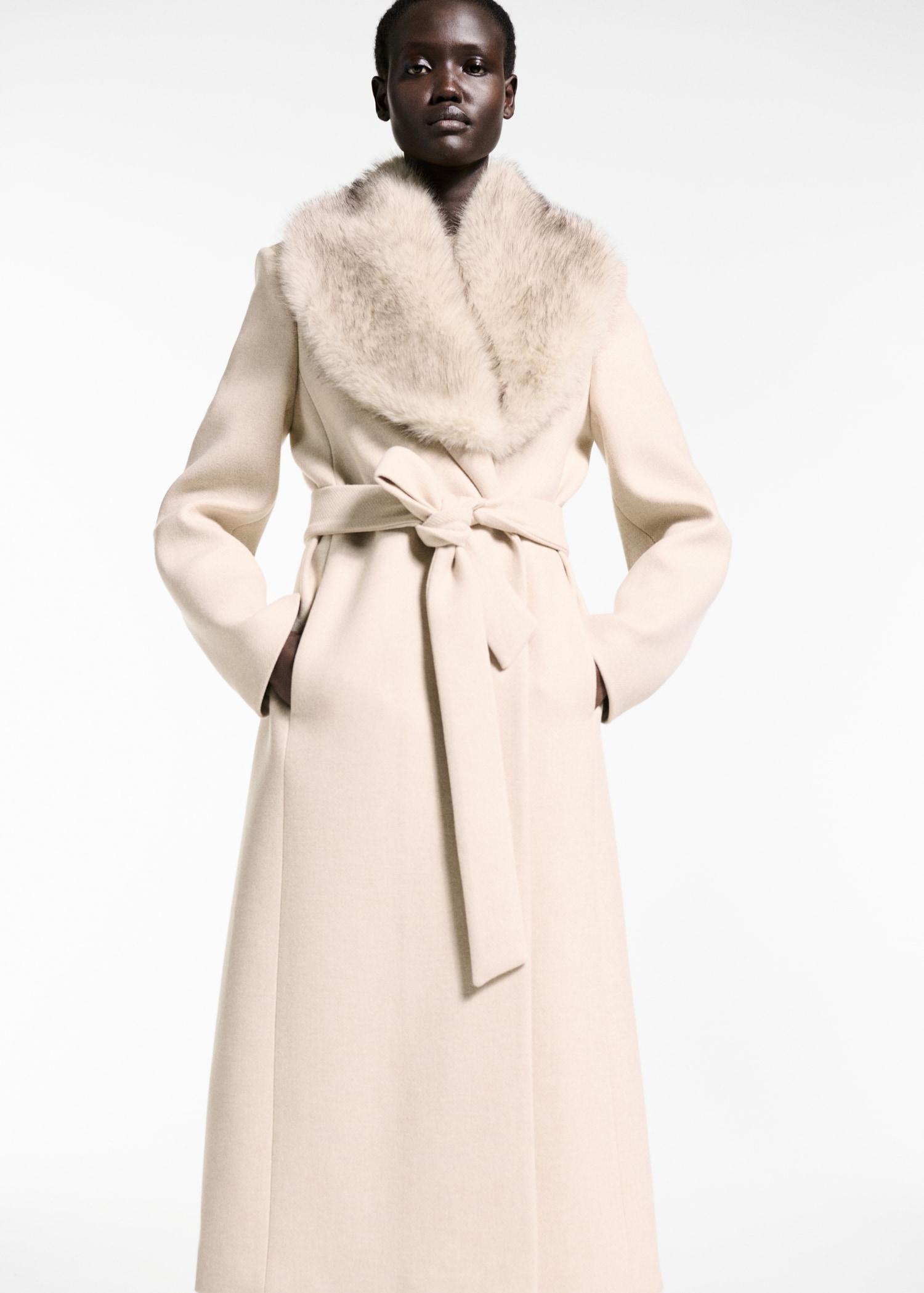 Butter wool coat with detachable collar - Women | MANGO USA Product Image
