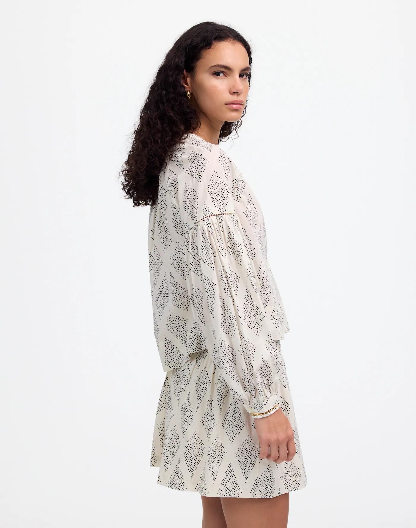 Shirred Balloon-Sleeve Top in Geometric Print Product Image