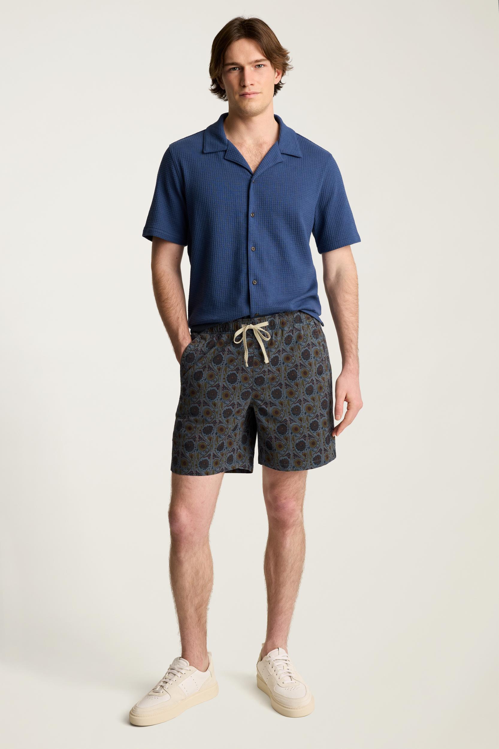 Nomad Short Product Image