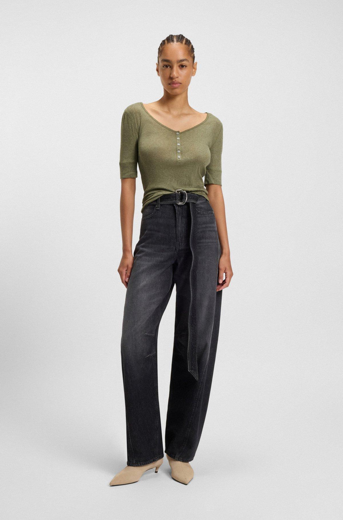 Slim-fit top with buttoned placket Product Image