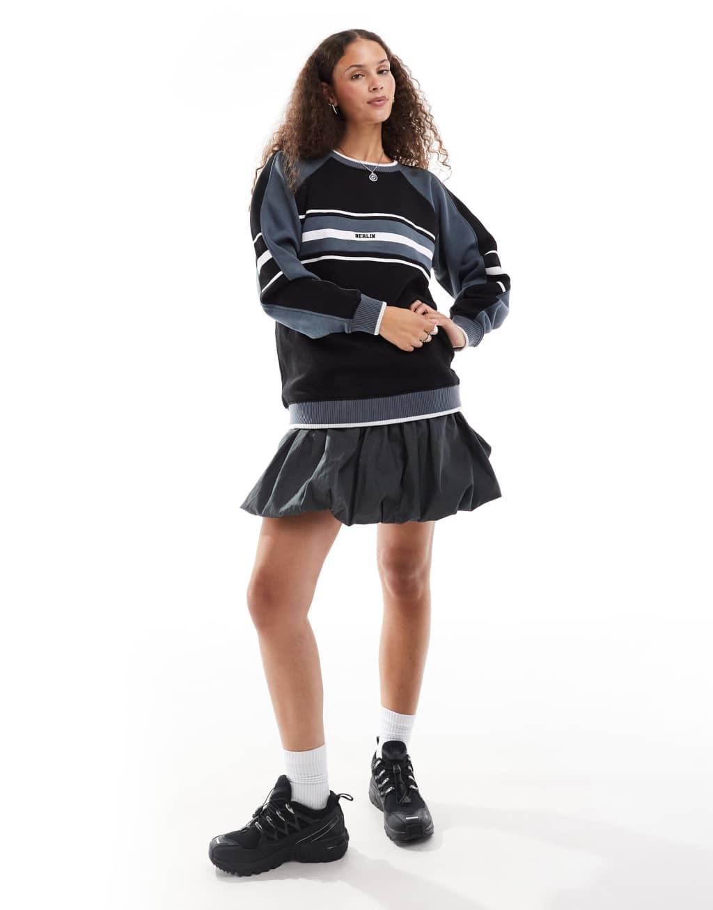 Daisy Street retro baggy sweatshirt in black and gray Product Image