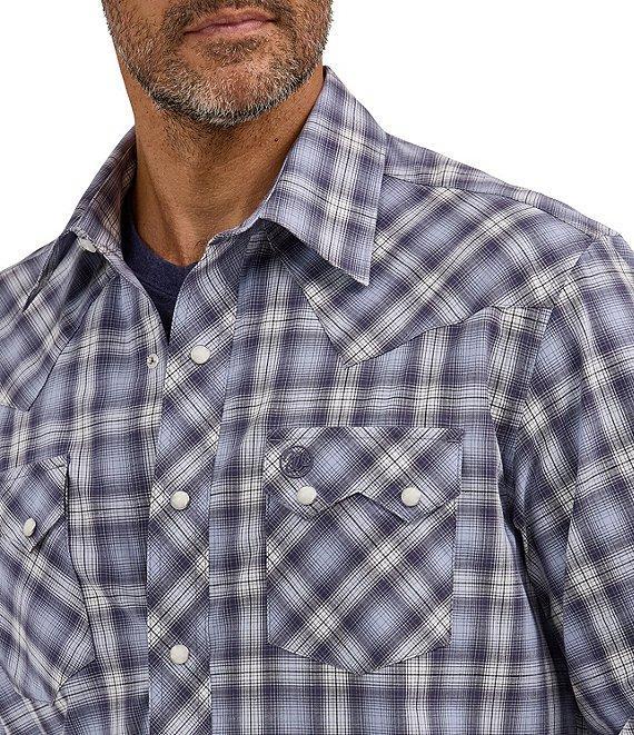 Wrangler® Retro® Plaid Long Sleeve Woven Western Shirt Product Image