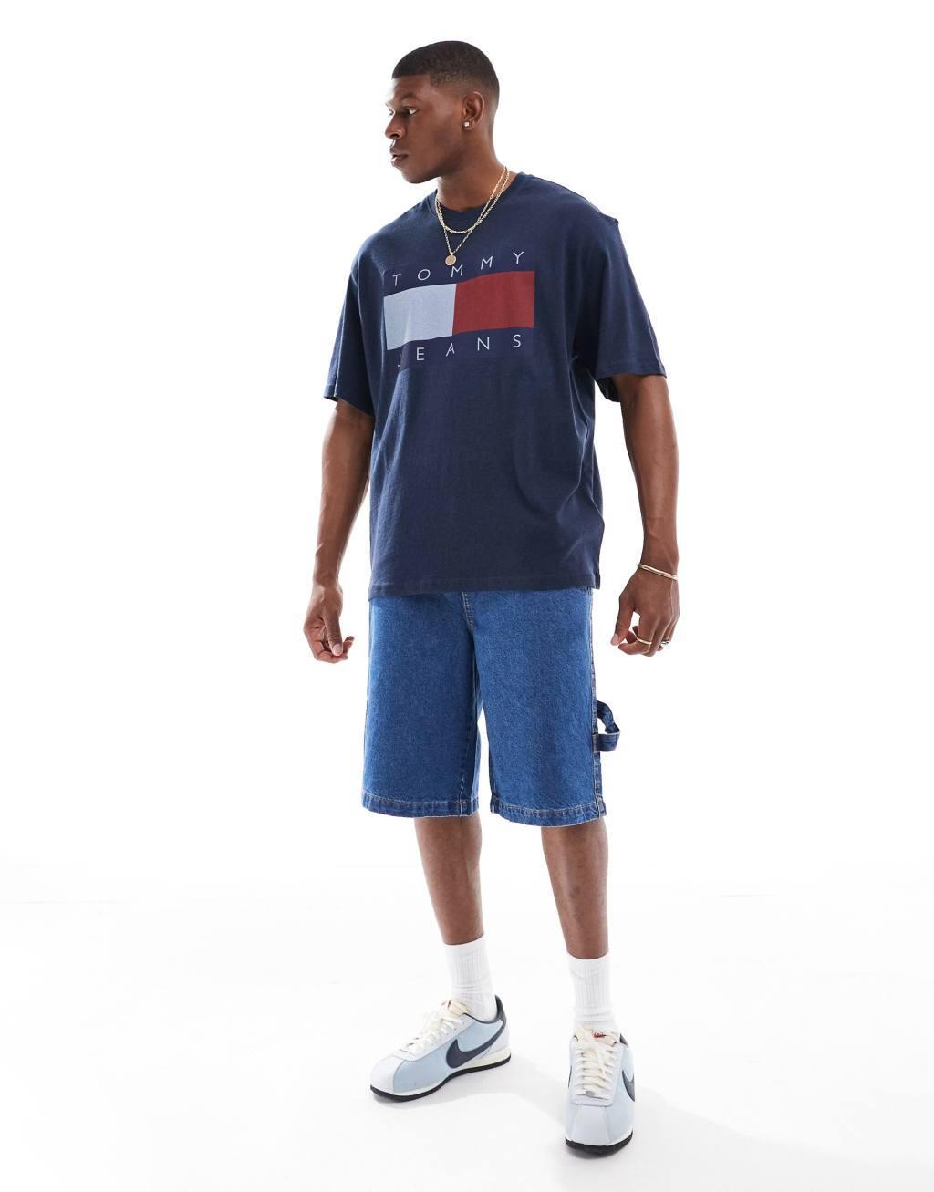 Tommy Jeans large flag logo t-shirt in navy Product Image