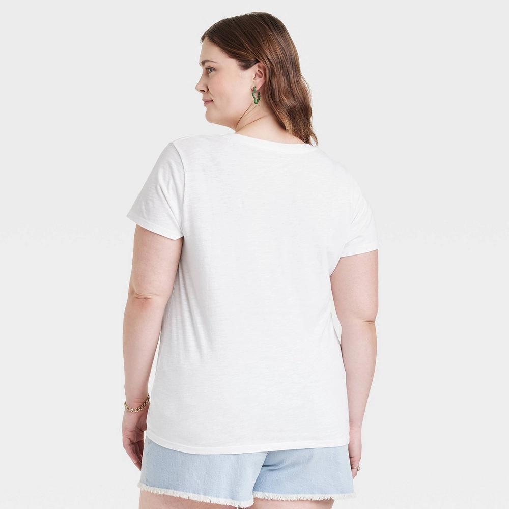 Womens Short Sleeve V-Neck T-Shirt - Universal Thread White 1X Product Image