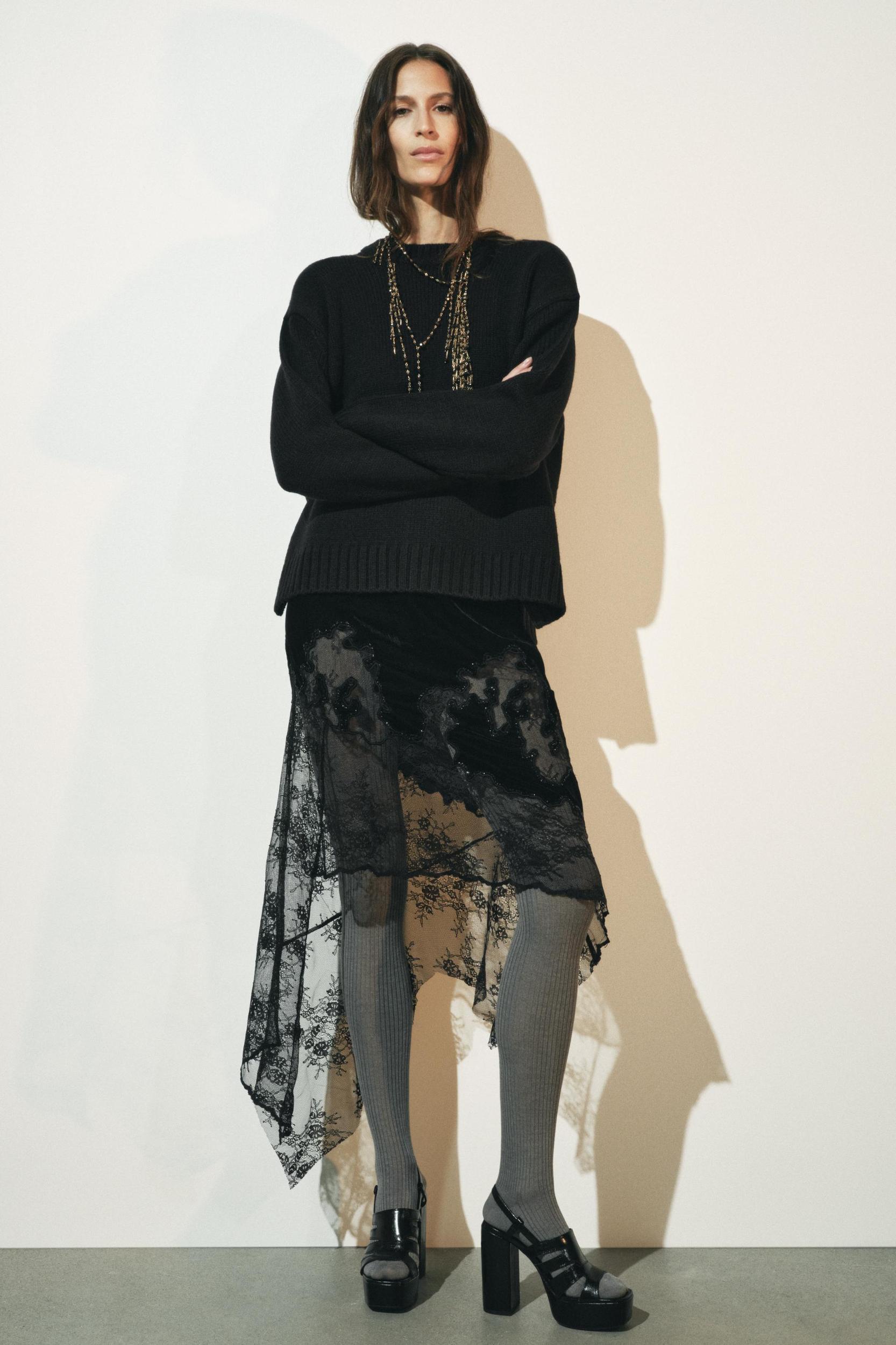 BASIC KNIT SWEATER Product Image