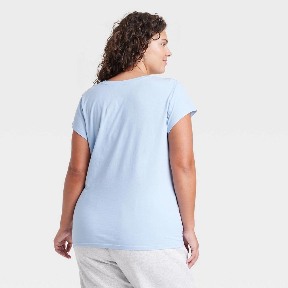 Womens Fitted Short Sleeve T-Shirt - Universal Thread Light Blue 2X Product Image