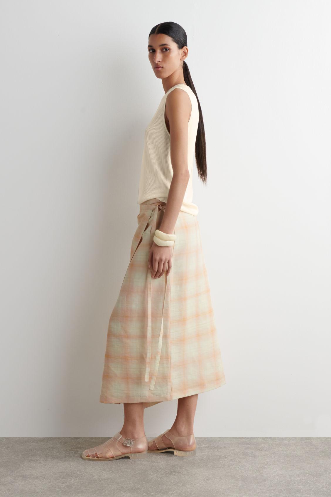 RIBBED-KNIT TANK TOP Product Image