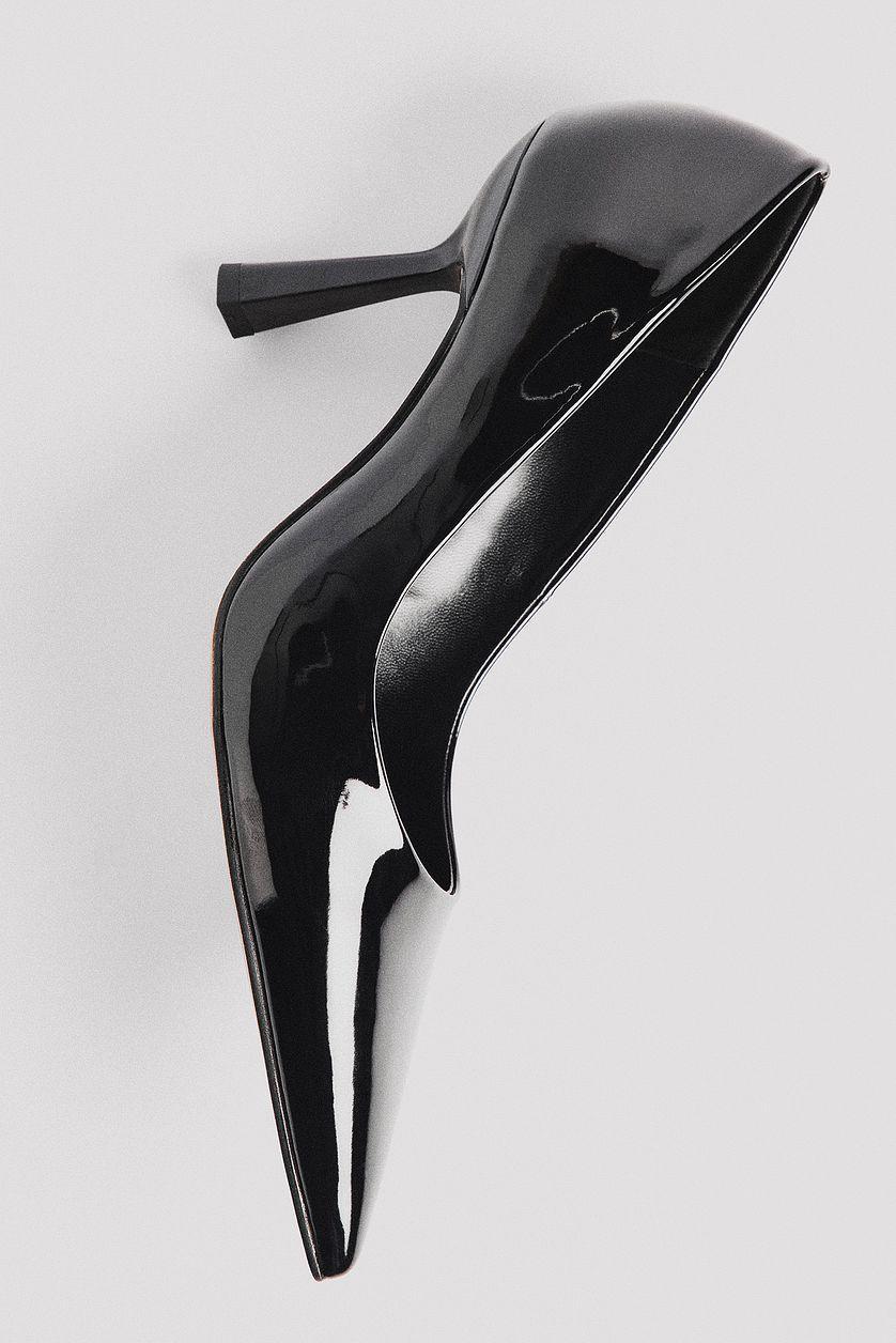 Pointy Pumps Product Image
