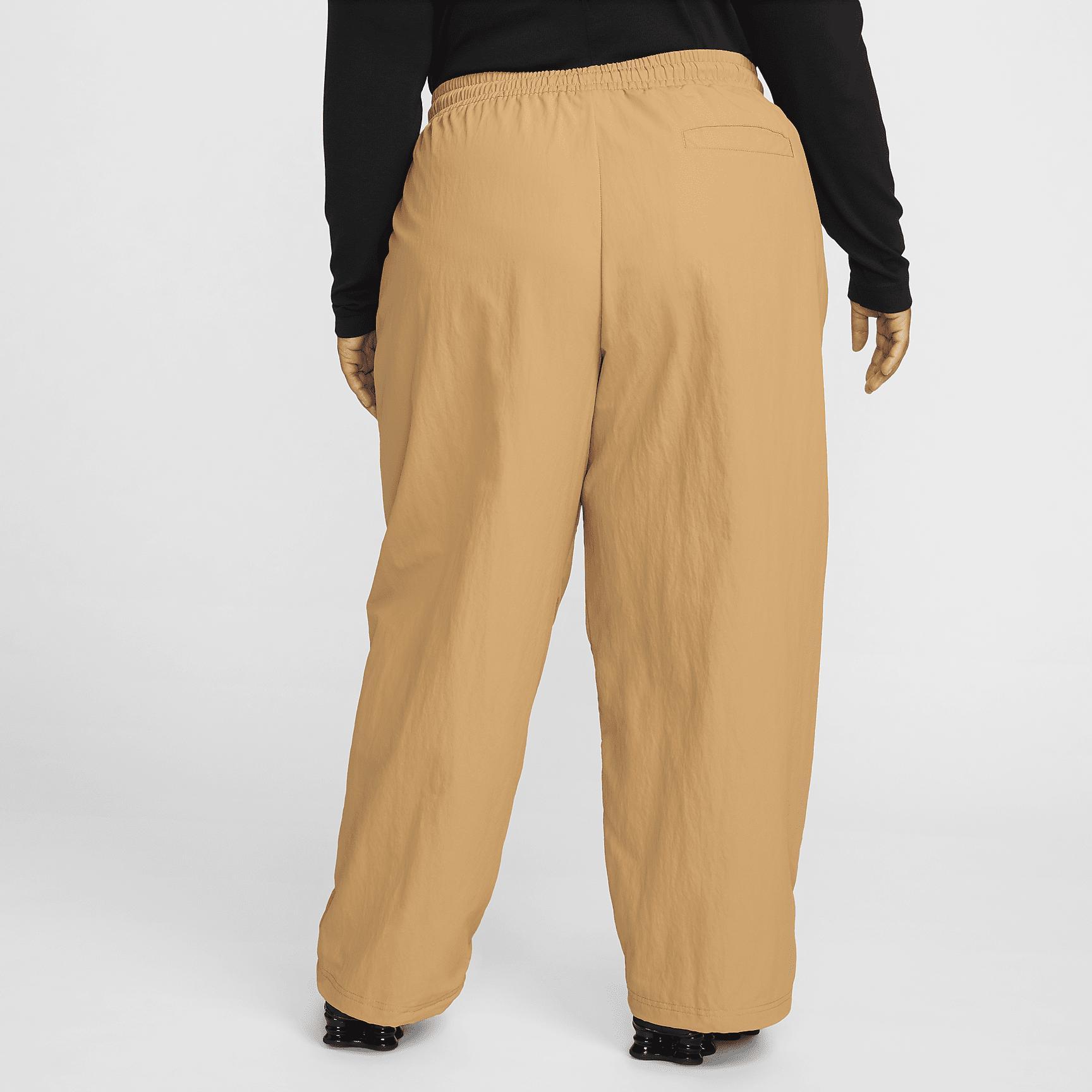 Nike Sportswear Everything Wovens Women's Mid-Rise Open-Hem Pants (Plus Size) Product Image