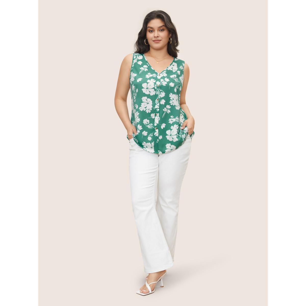 Plus Size Silhouette Floral Print Button Detail Tank Top Women Green Elegant Button V-neck Everyday Tank Tops Camis BloomChic 12/L Product Image