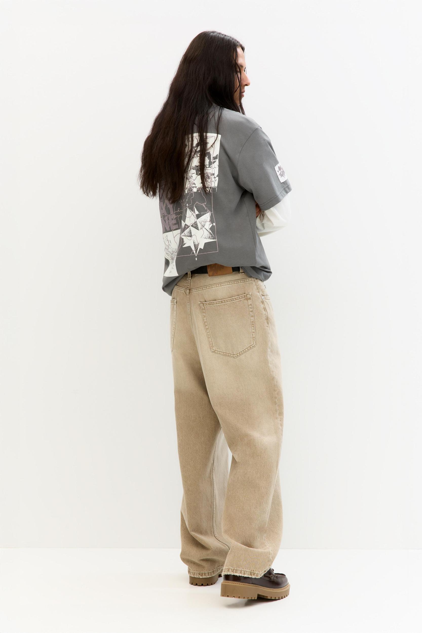 Slogan graphic T-shirt Product Image