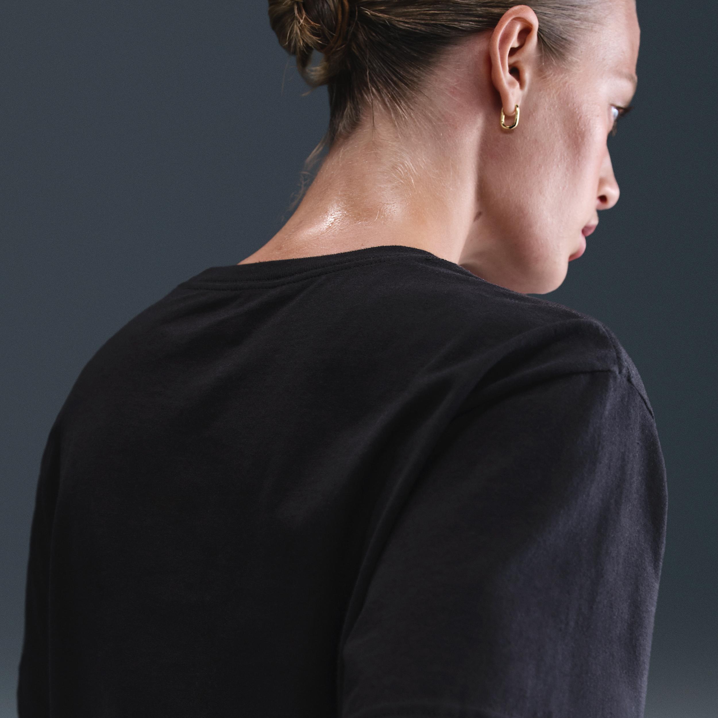 Women's Nike Sportswear Club Cropped T-Shirt Product Image