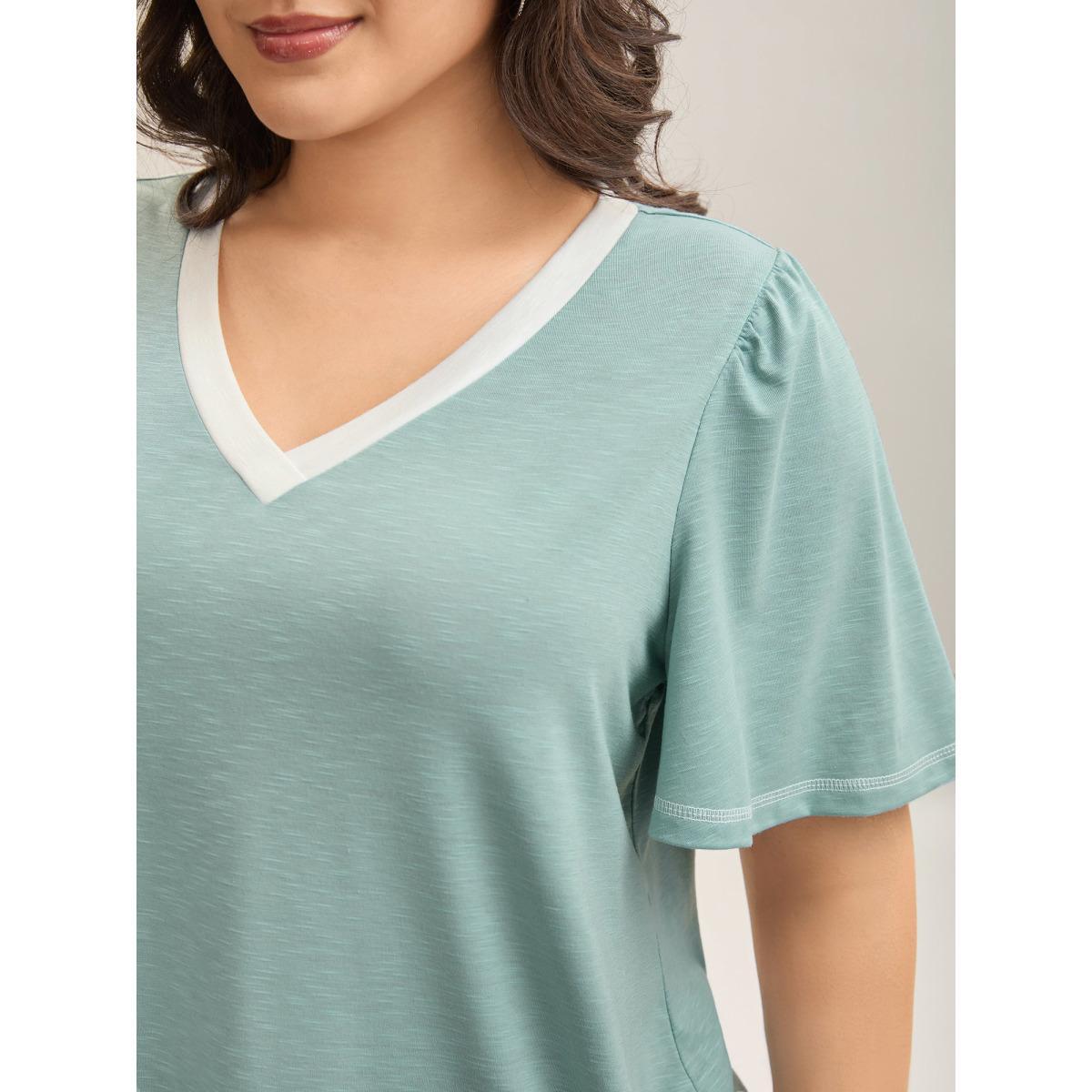 Plus Size Color Contrast Bamboo Textured T-Shirt Greenbean Women Leisure Gathered V-neck Casual T-shirts BloomChic 22-24/3X Product Image