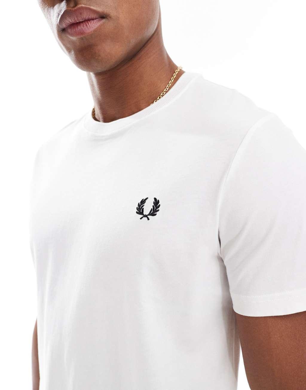 Fred Perry t-shirt in white Product Image