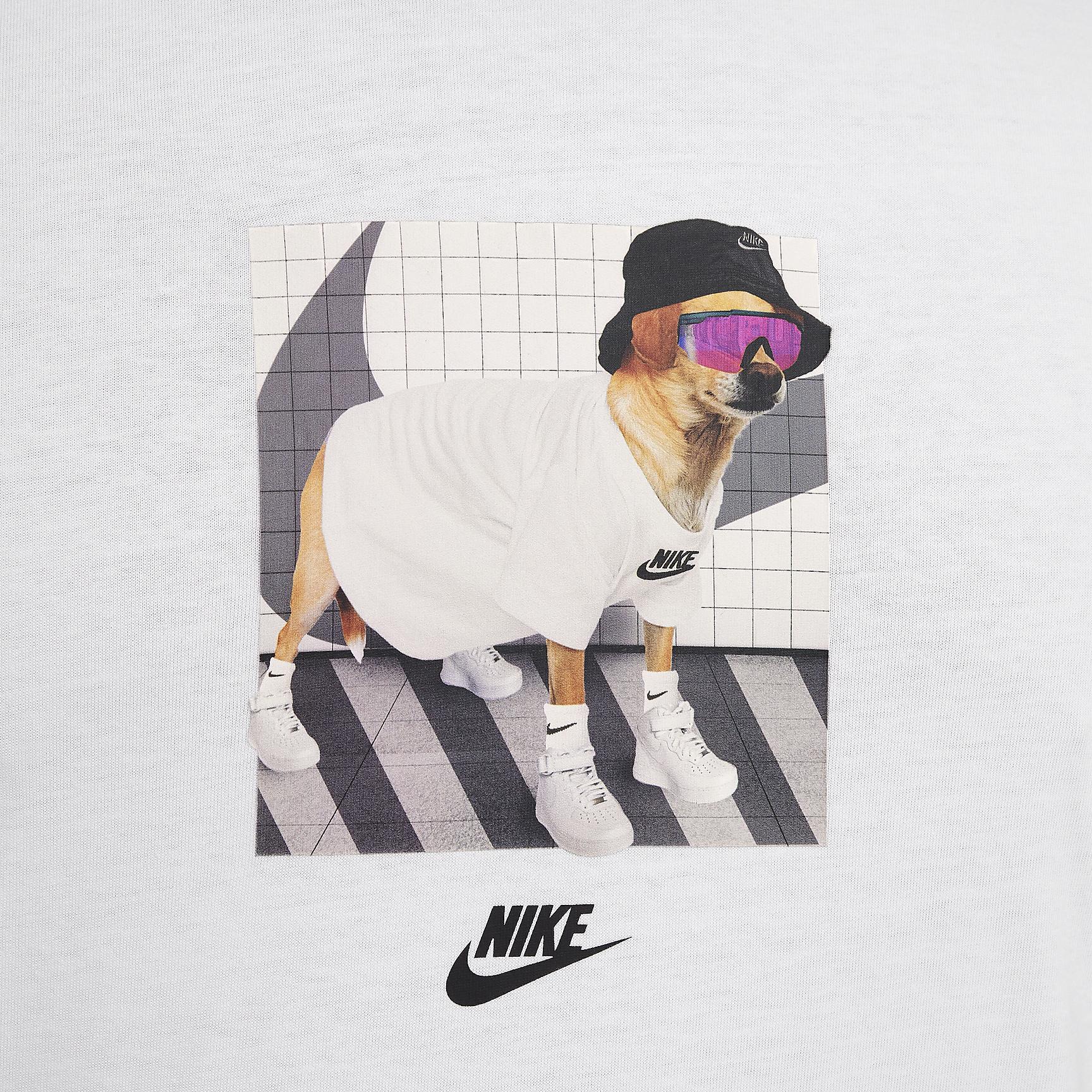Nike Sportswear T-Shirt Product Image