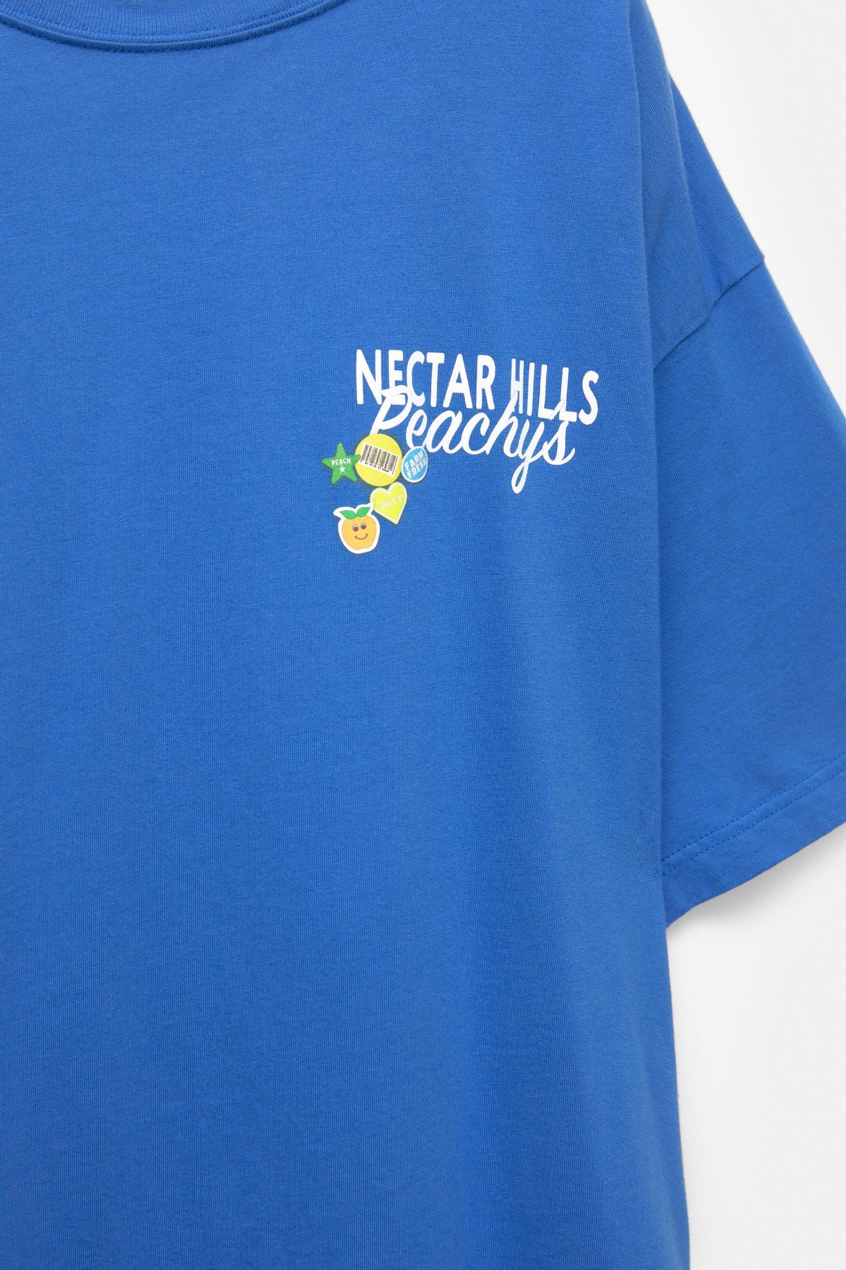 T-shirt with peaches Product Image