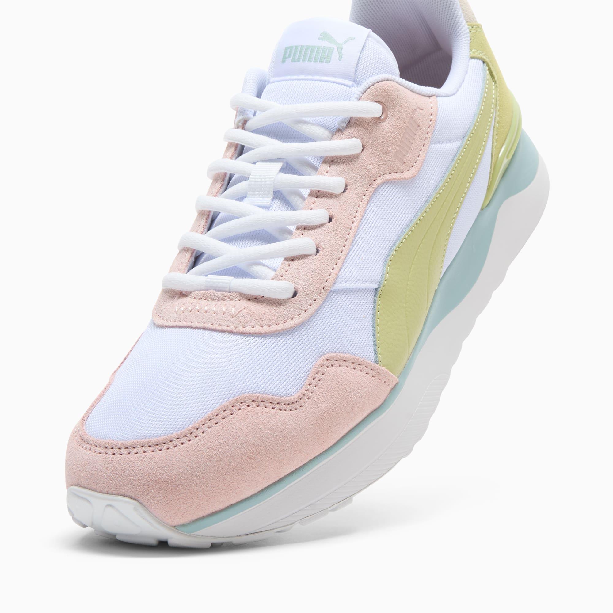 R78 Voyage Eucalyptus Women's Sneakers Product Image