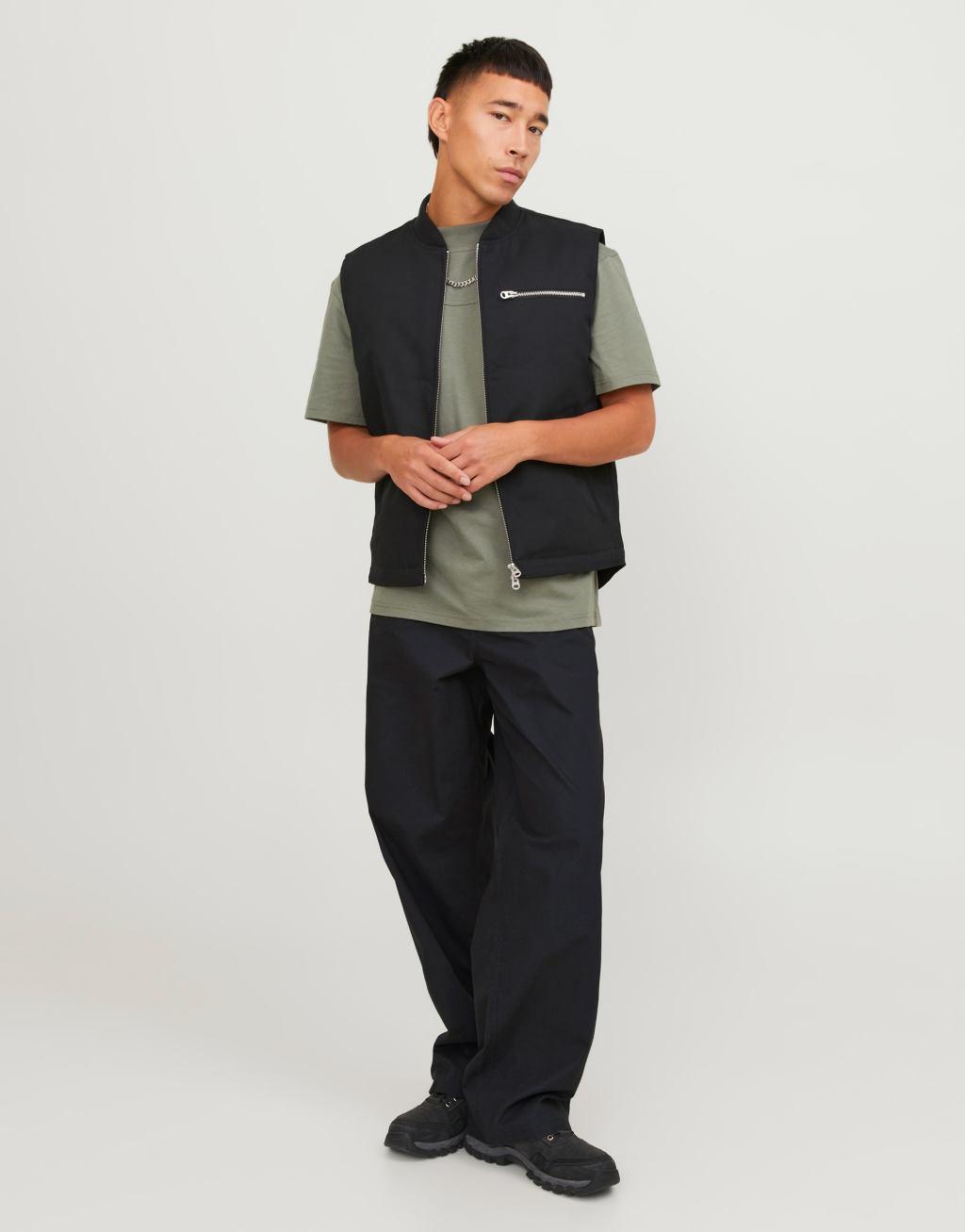 Jack & Jones wide fit carpenter pants in black Product Image