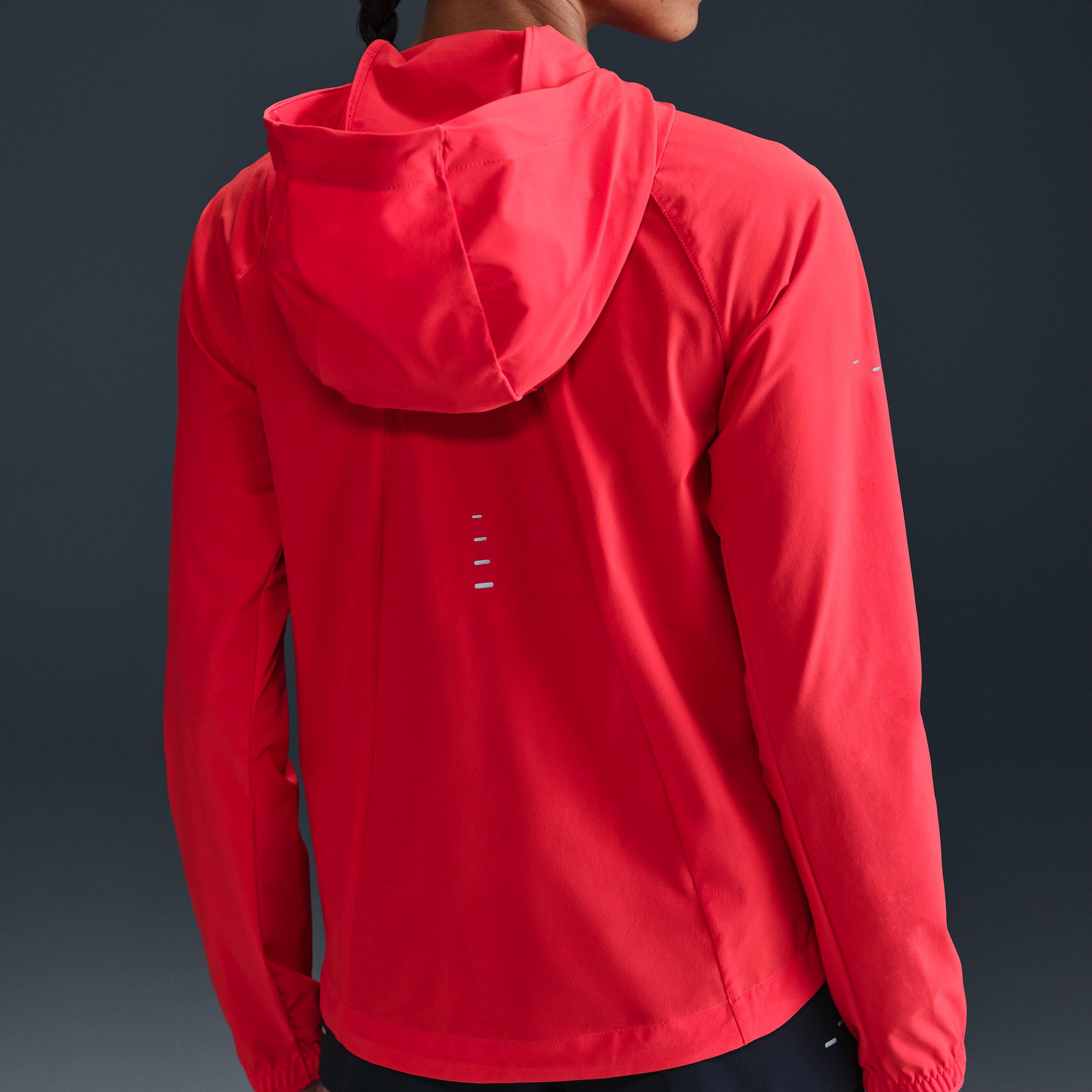 Nike Women's Swift Repel Packable Running Jacket Product Image