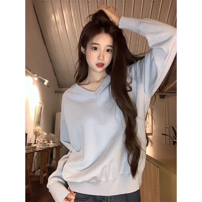 Long-Sleeve V-Neck Plain Sweater Product Image