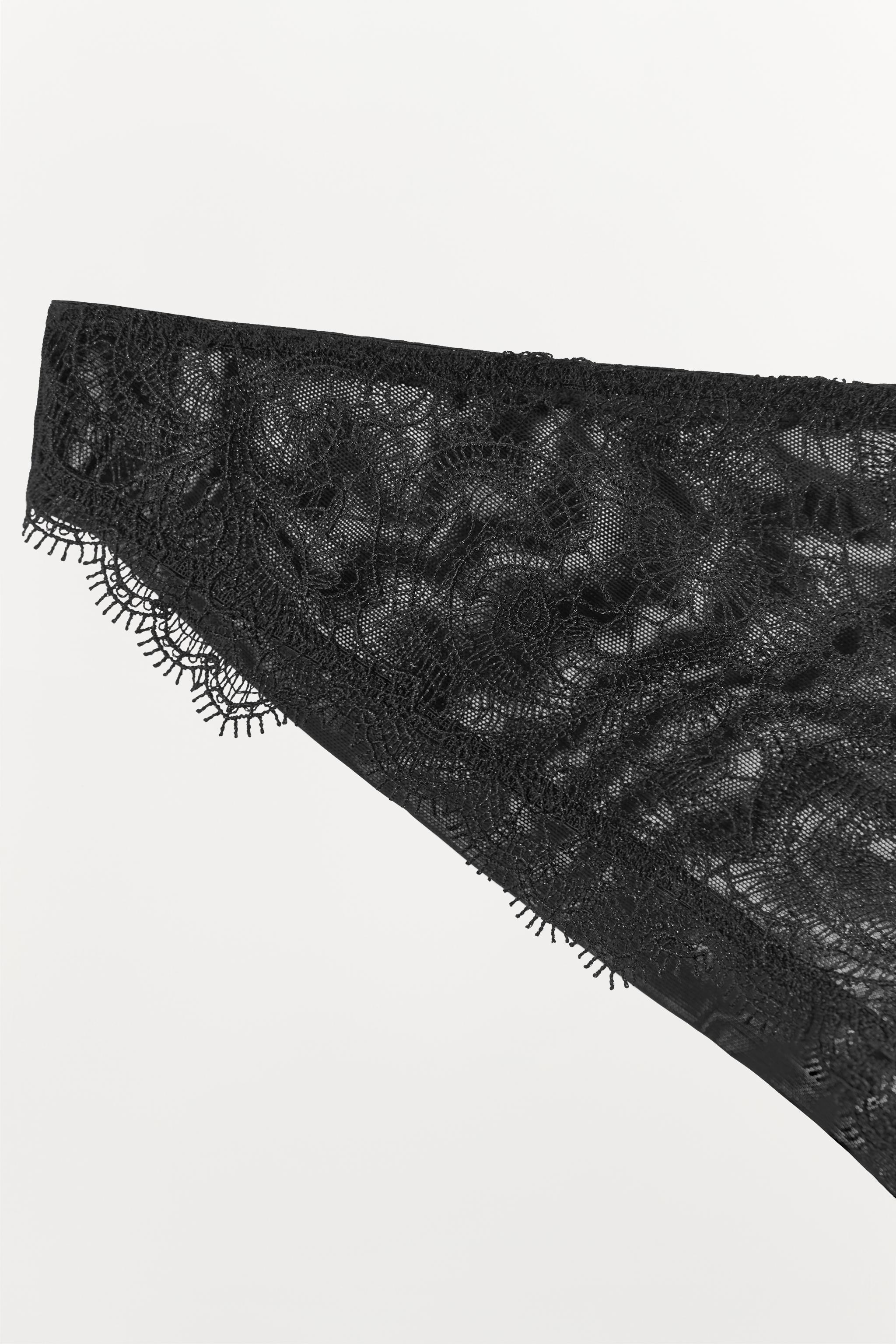 LACE PANTIES Product Image