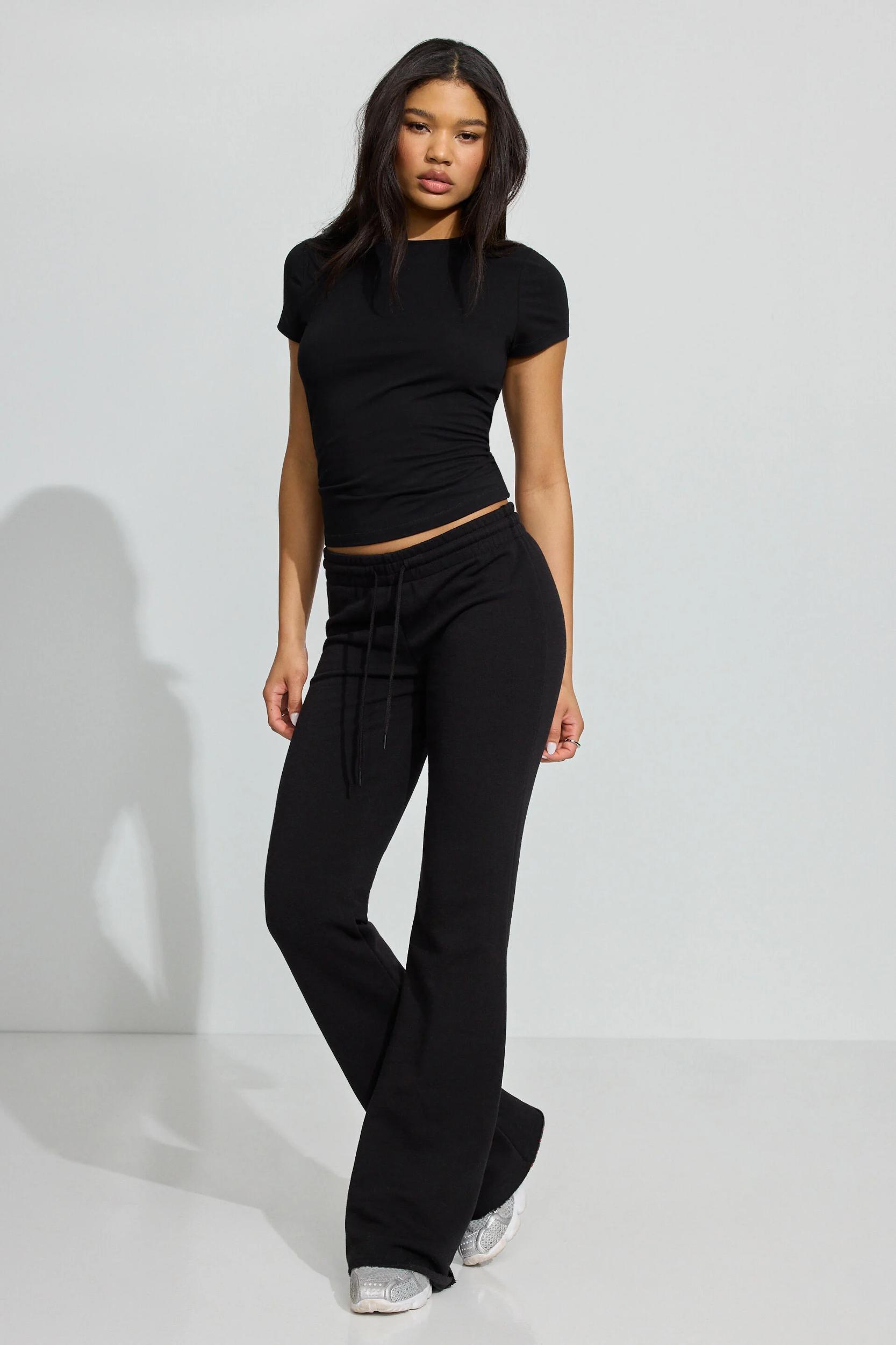 Sleek Scoop Neck Long Sleeve Top Product Image