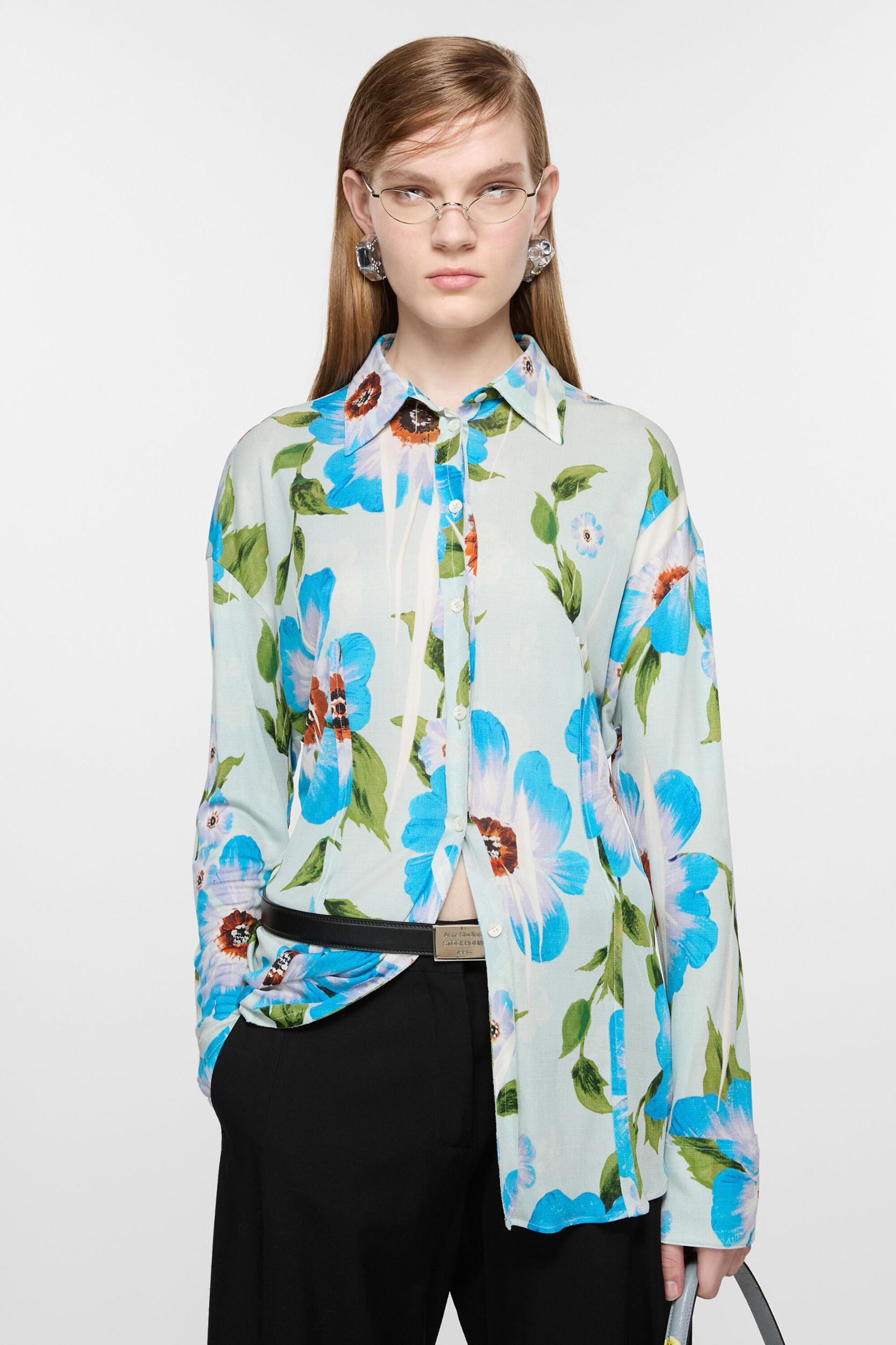 Button-up printed shirt Product Image
