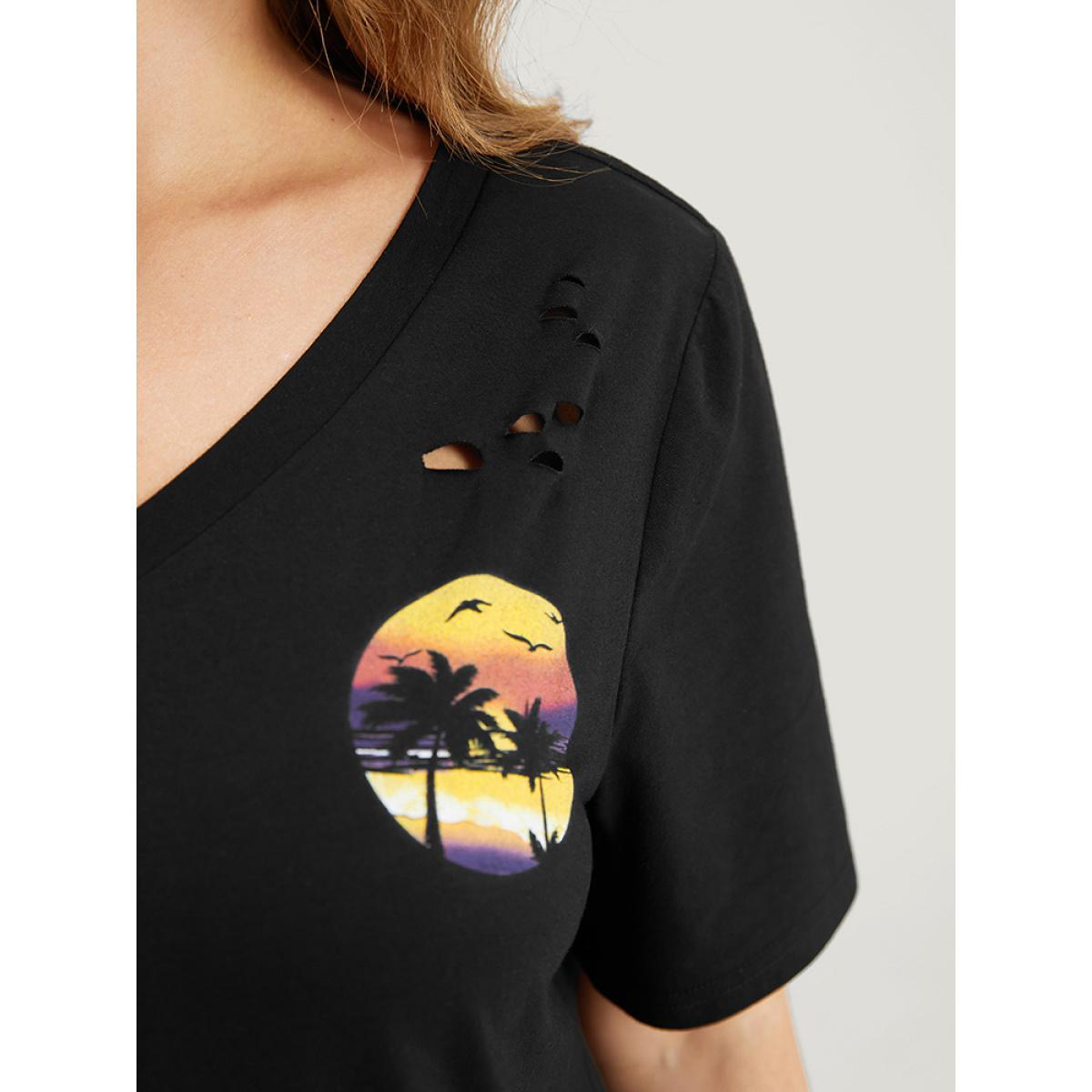 Plus Size Coconut Tree Print V Neck Distressed T-shirt Black Women Casual Printed Tropical Dailywear T-shirts BloomChic 18-20/2X Product Image
