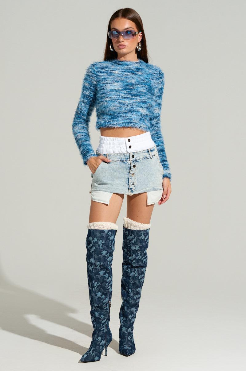 BIG FUZZY ENERGY CROPPED SWEATER IN BLUE Product Image