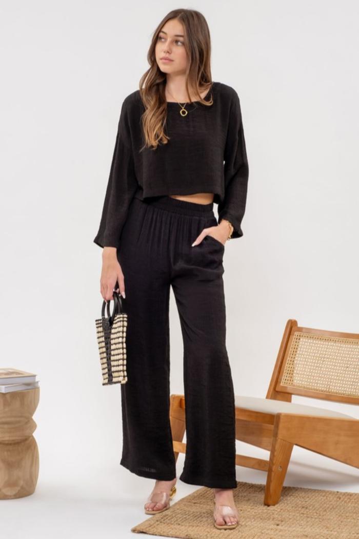 Lightweight Cropped Top and Pants Set Product Image