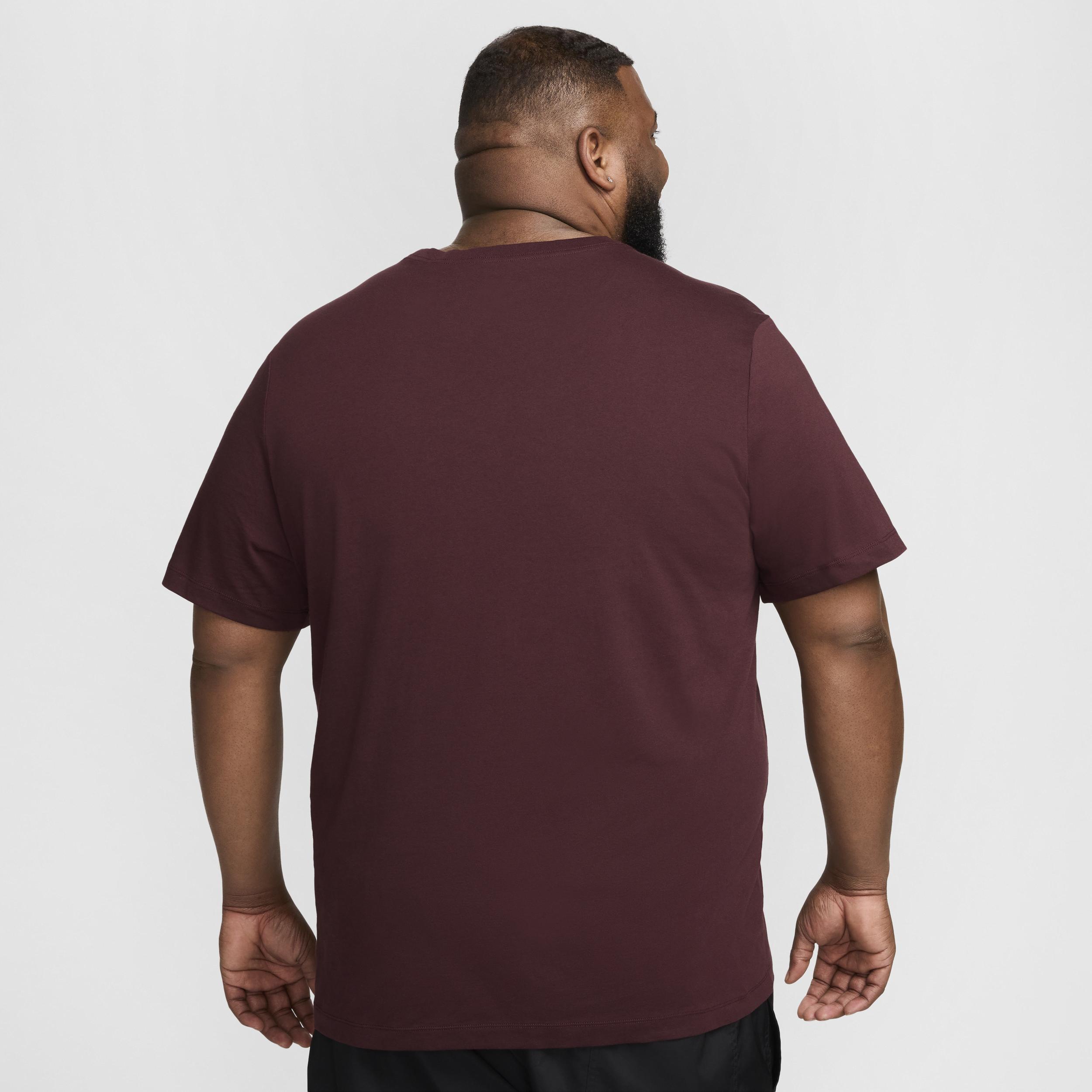 Men's Nike Sportswear Club T-Shirt Product Image