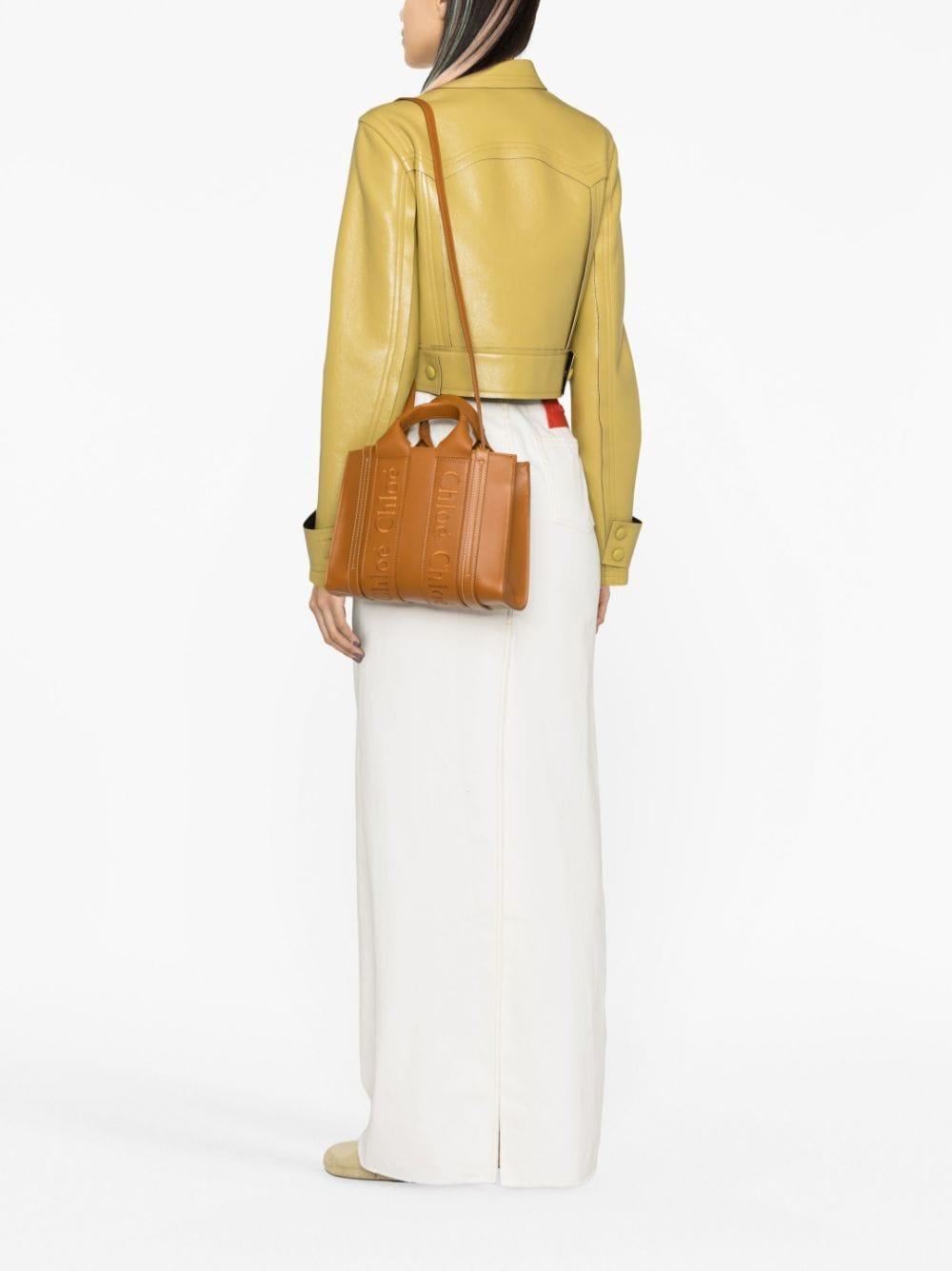 Woody Midi Leather Tote Bag In Cammello Product Image