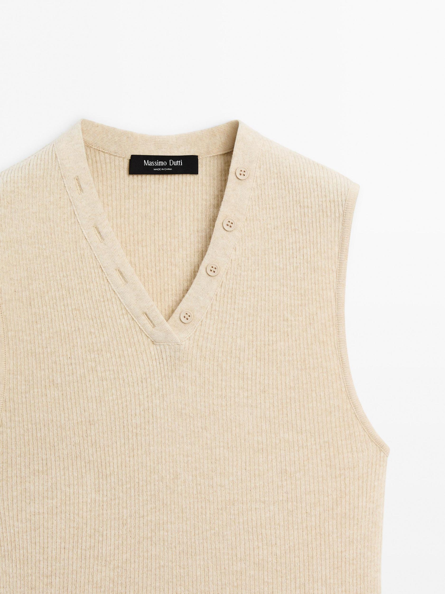 Ribbed top with collar detail Product Image