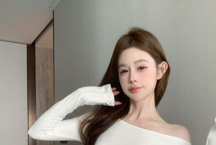 Long Sleeve One Shoulder Plain Tie-Up Slit Top Product Image