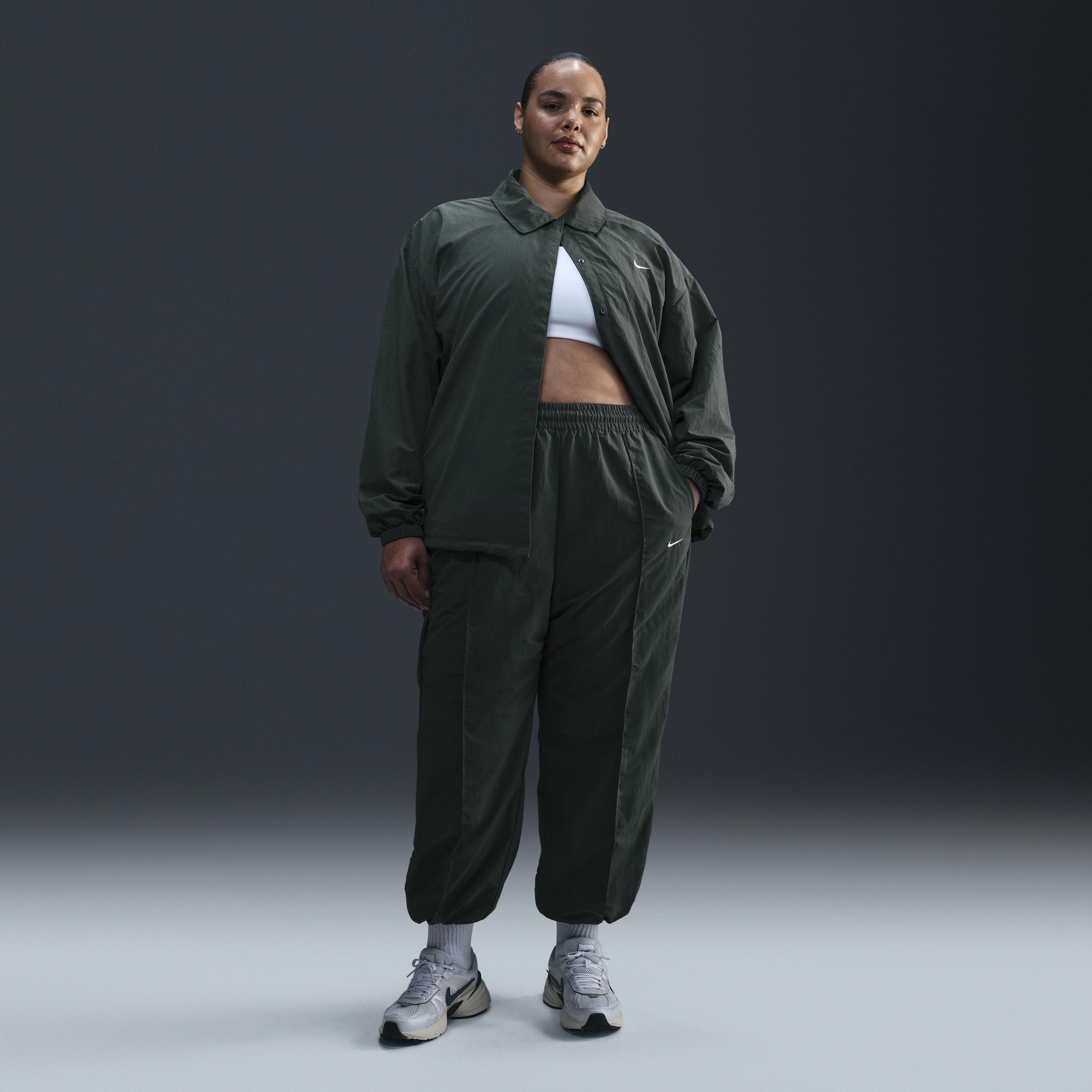 Nike Sportswear Everything Wovens Women's Mid-Rise Open-Hem Pants (Plus Size) Product Image